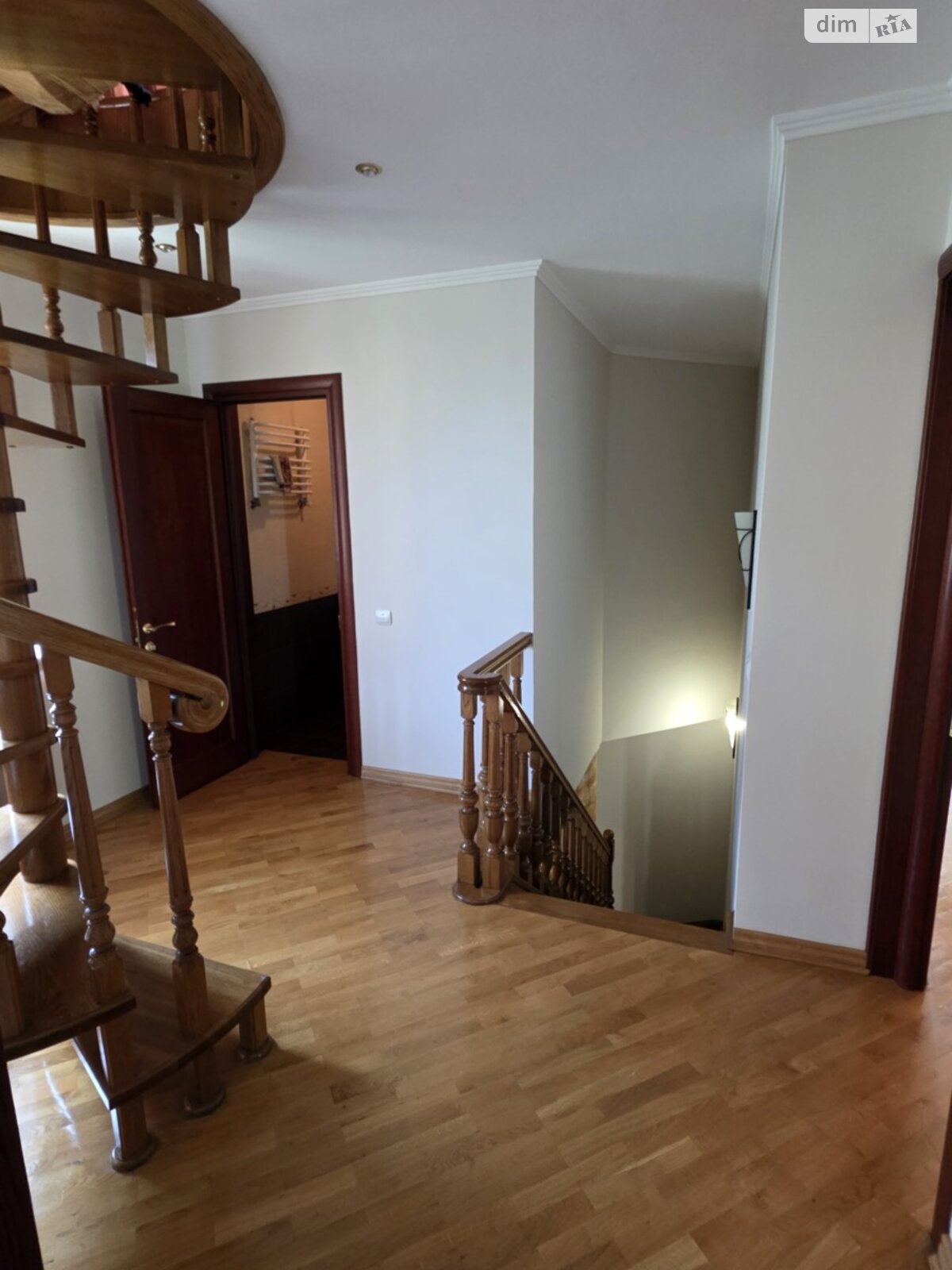 трехэтажный дом с гаражом, 207.5 кв. м, кирпич. Продажа в Черновцах район Первомайский фото 1