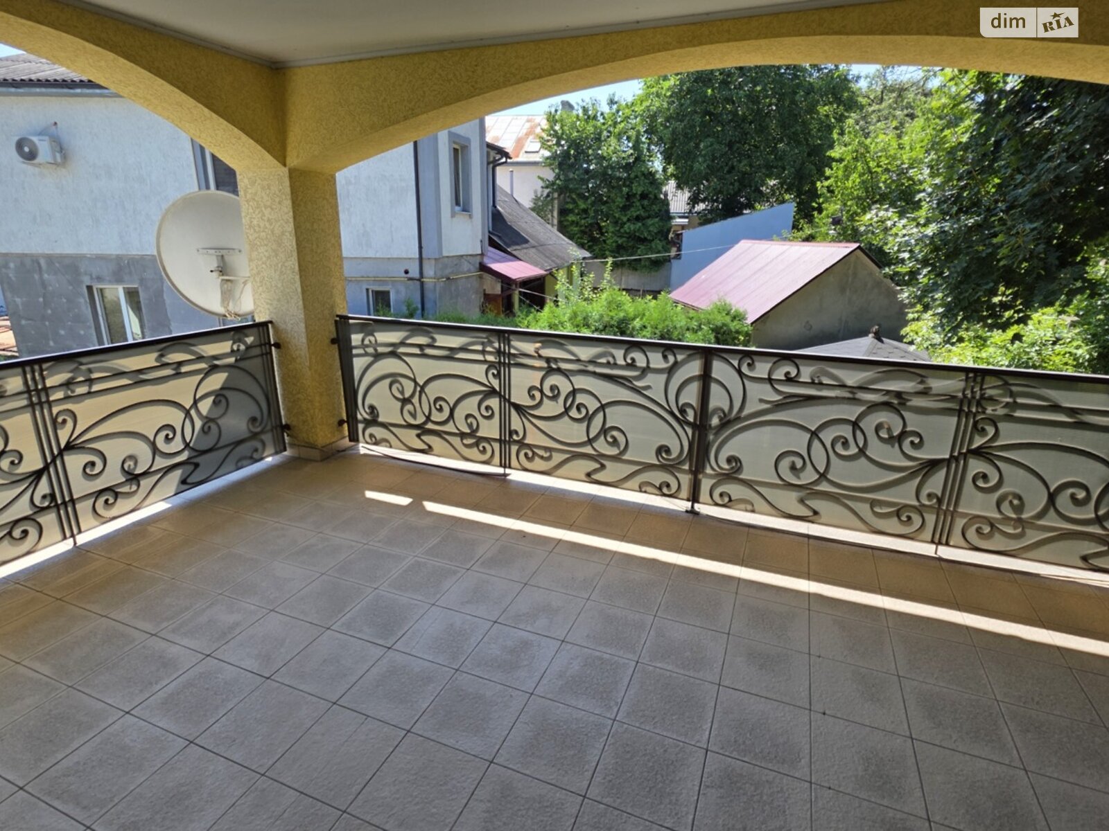 трехэтажный дом с гаражом, 207.5 кв. м, кирпич. Продажа в Черновцах район Первомайский фото 1