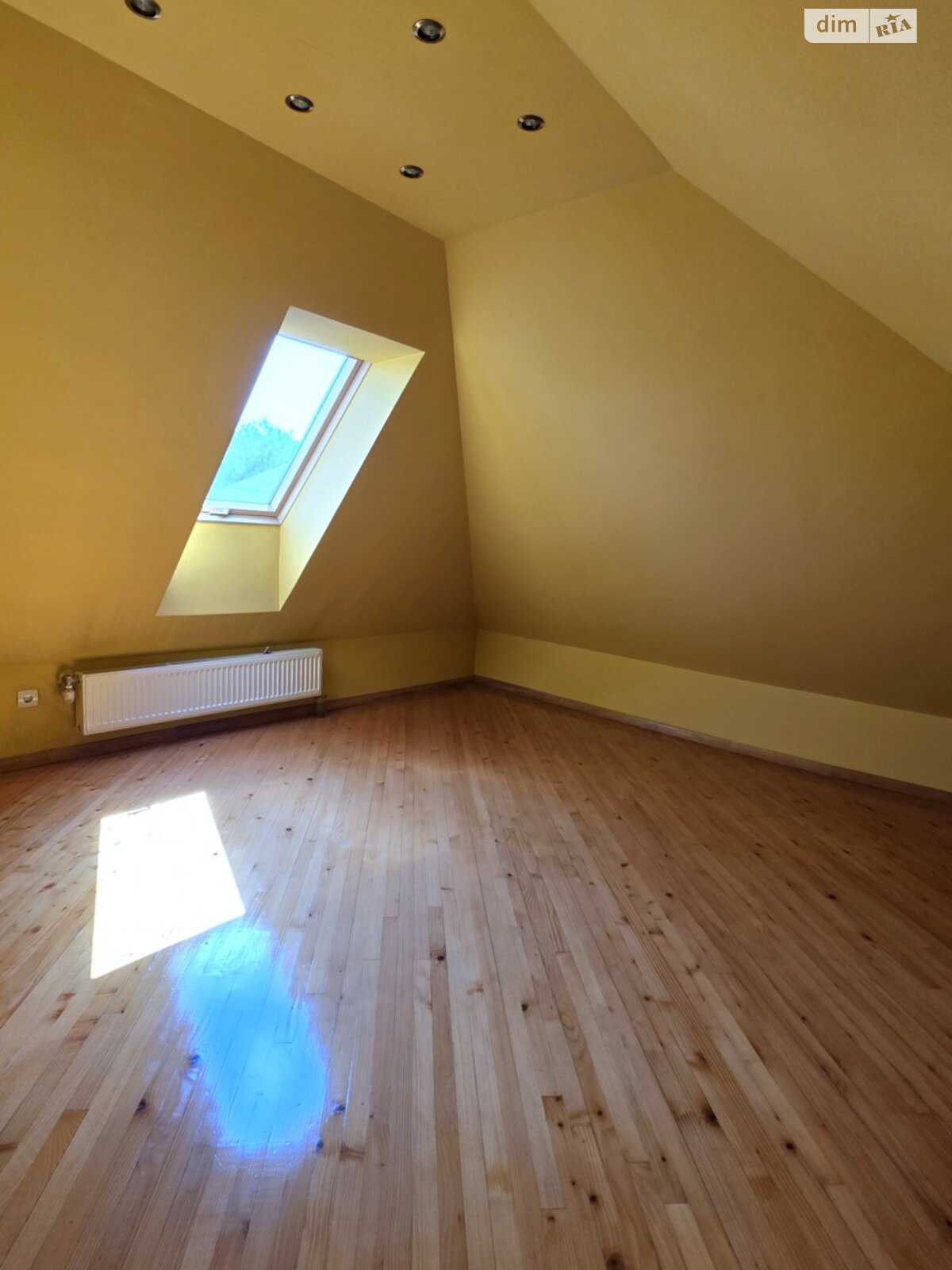 трехэтажный дом с гаражом, 207.5 кв. м, кирпич. Продажа в Черновцах район Первомайский фото 1