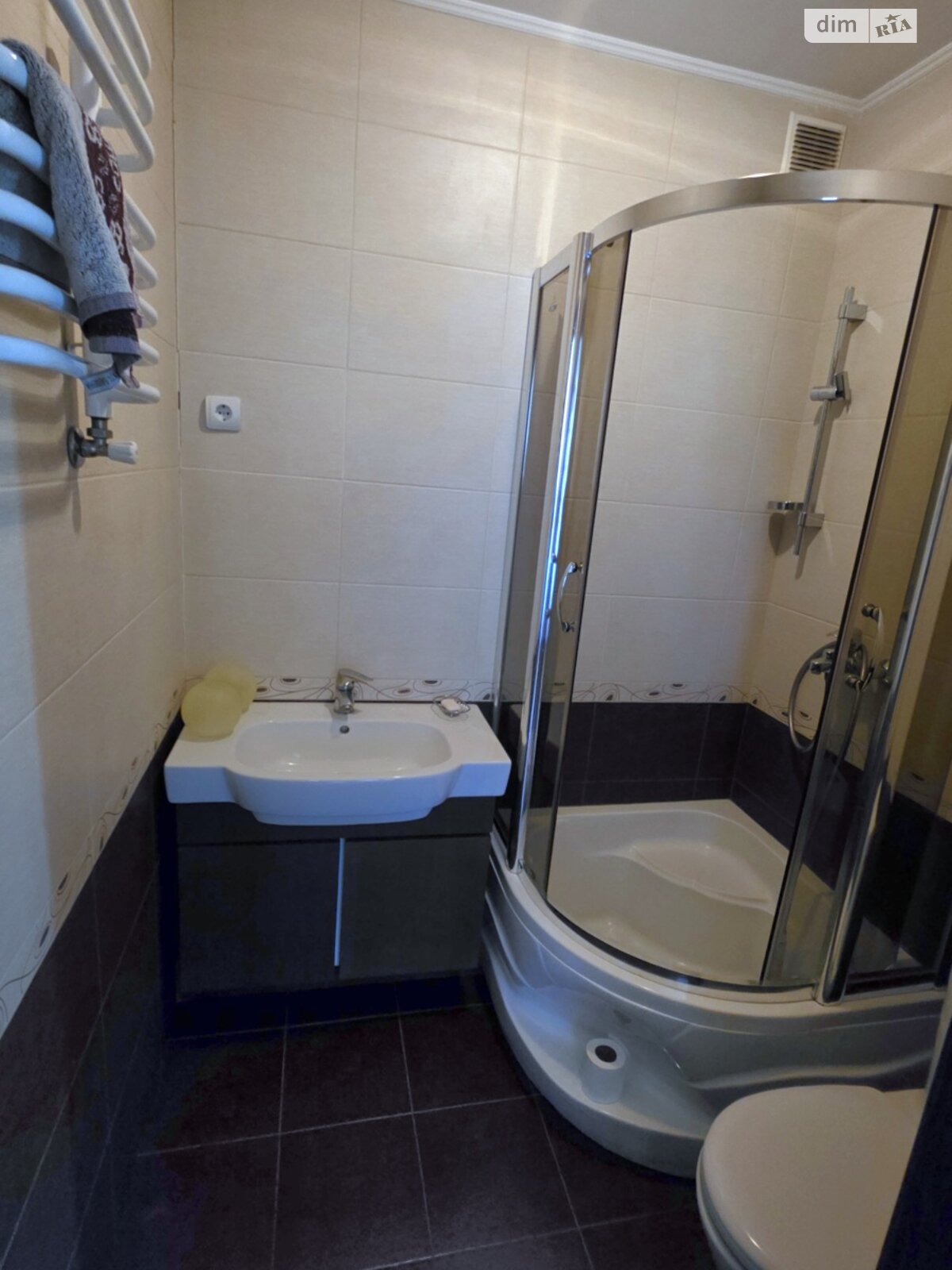 трехэтажный дом с гаражом, 207.5 кв. м, кирпич. Продажа в Черновцах район Первомайский фото 1