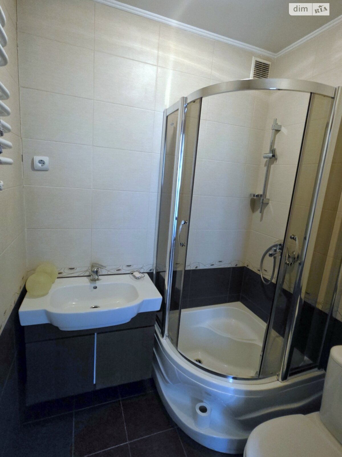 трехэтажный дом с гаражом, 207.5 кв. м, кирпич. Продажа в Черновцах район Первомайский фото 1