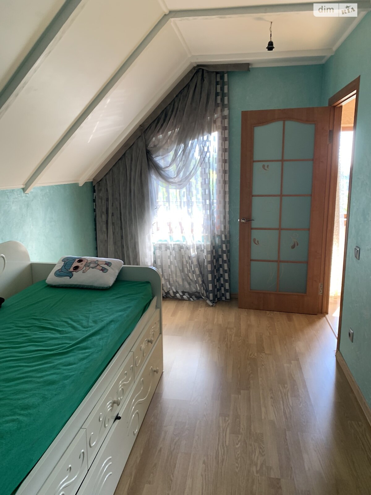 триповерховий будинок з верандою, 149 кв. м, цегла. Продаж в Чернівцях, район Роша фото 1 триповерховий будинок з верандою, 149 кв. м, цегла. Продаж в Чернівцях, район Роша фото 1
