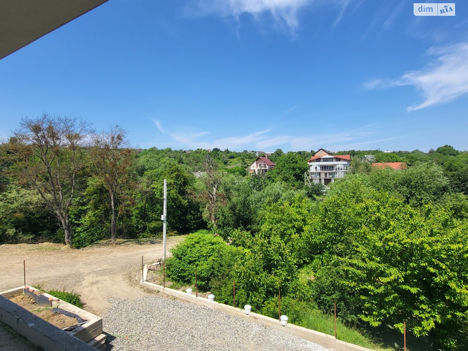 двоповерховий будинок з гаражем, 210 кв. м, кирпич. Продаж в Чернівцях, район Роша фото 1 двоповерховий будинок з гаражем, 210 кв. м, кирпич. Продаж в Чернівцях, район Роша фото 1