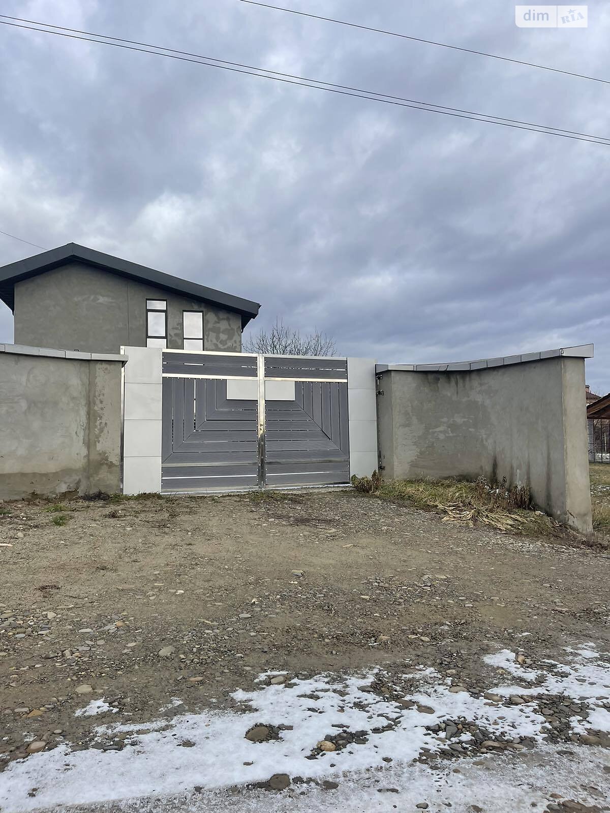 двоповерховий будинок з гаражем, 248 кв. м, цегла. Продаж в Чернівцях, район Роша фото 1 двоповерховий будинок з гаражем, 248 кв. м, цегла. Продаж в Чернівцях, район Роша фото 1