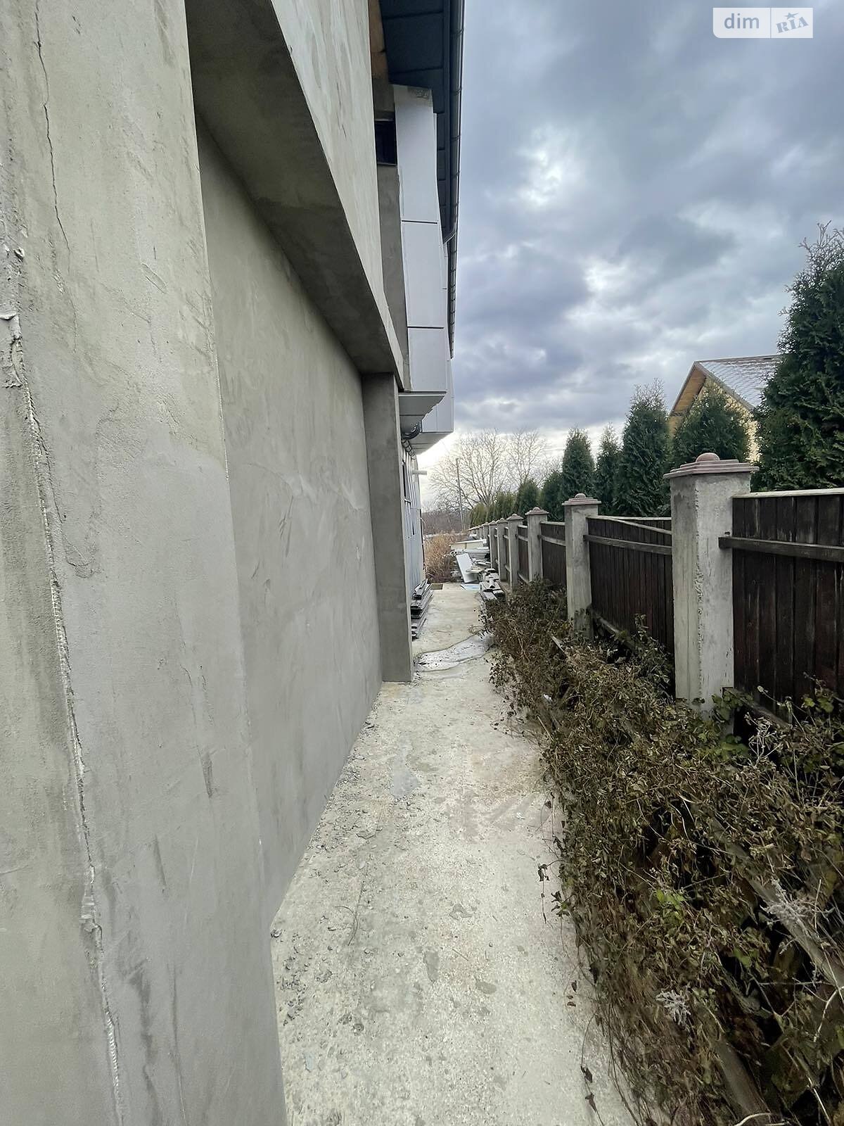двоповерховий будинок з гаражем, 248 кв. м, цегла. Продаж в Чернівцях, район Роша фото 1 двоповерховий будинок з гаражем, 248 кв. м, цегла. Продаж в Чернівцях, район Роша фото 1