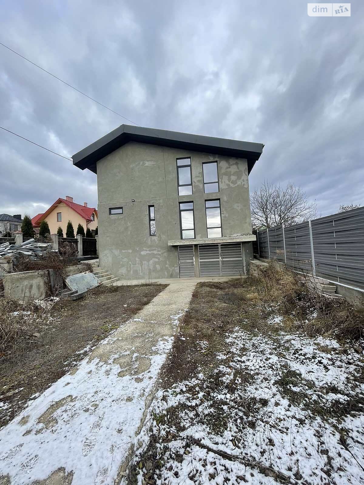 двоповерховий будинок з гаражем, 248 кв. м, цегла. Продаж в Чернівцях, район Роша фото 1 двоповерховий будинок з гаражем, 248 кв. м, цегла. Продаж в Чернівцях, район Роша фото 1