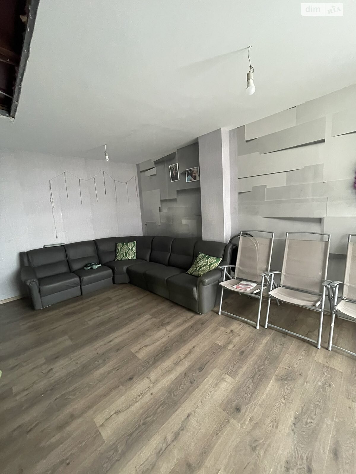 двоповерховий будинок з гаражем, 248 кв. м, цегла. Продаж в Чернівцях, район Роша фото 1 двоповерховий будинок з гаражем, 248 кв. м, цегла. Продаж в Чернівцях, район Роша фото 1