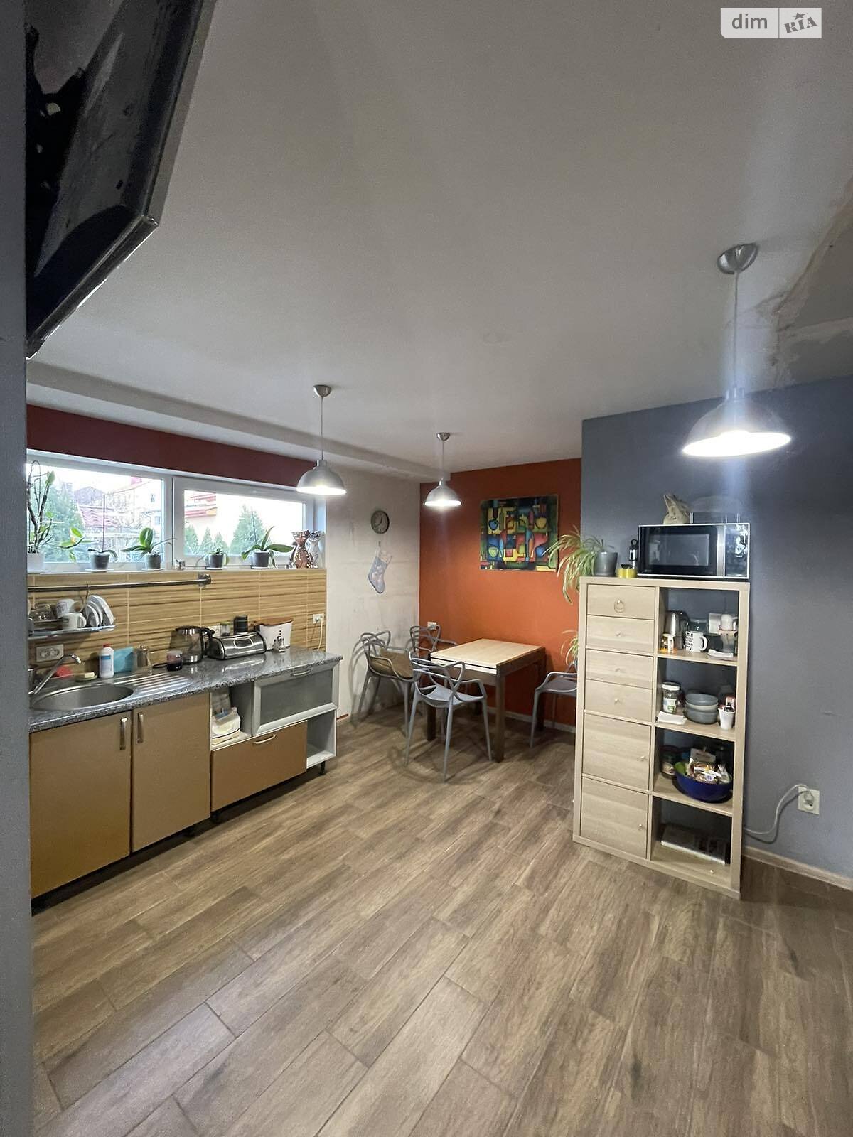 двоповерховий будинок з гаражем, 248 кв. м, цегла. Продаж в Чернівцях, район Роша фото 1 двоповерховий будинок з гаражем, 248 кв. м, цегла. Продаж в Чернівцях, район Роша фото 1