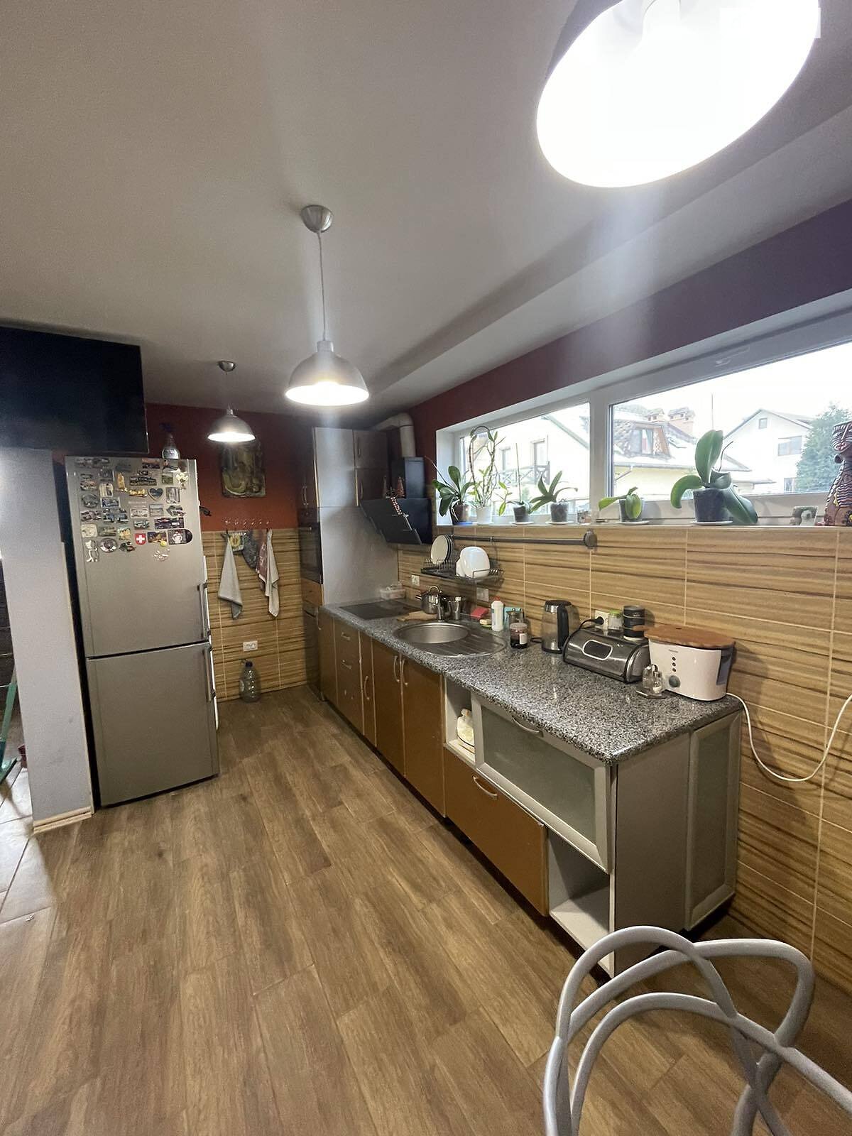 двоповерховий будинок з гаражем, 248 кв. м, цегла. Продаж в Чернівцях, район Роша фото 1 двоповерховий будинок з гаражем, 248 кв. м, цегла. Продаж в Чернівцях, район Роша фото 1