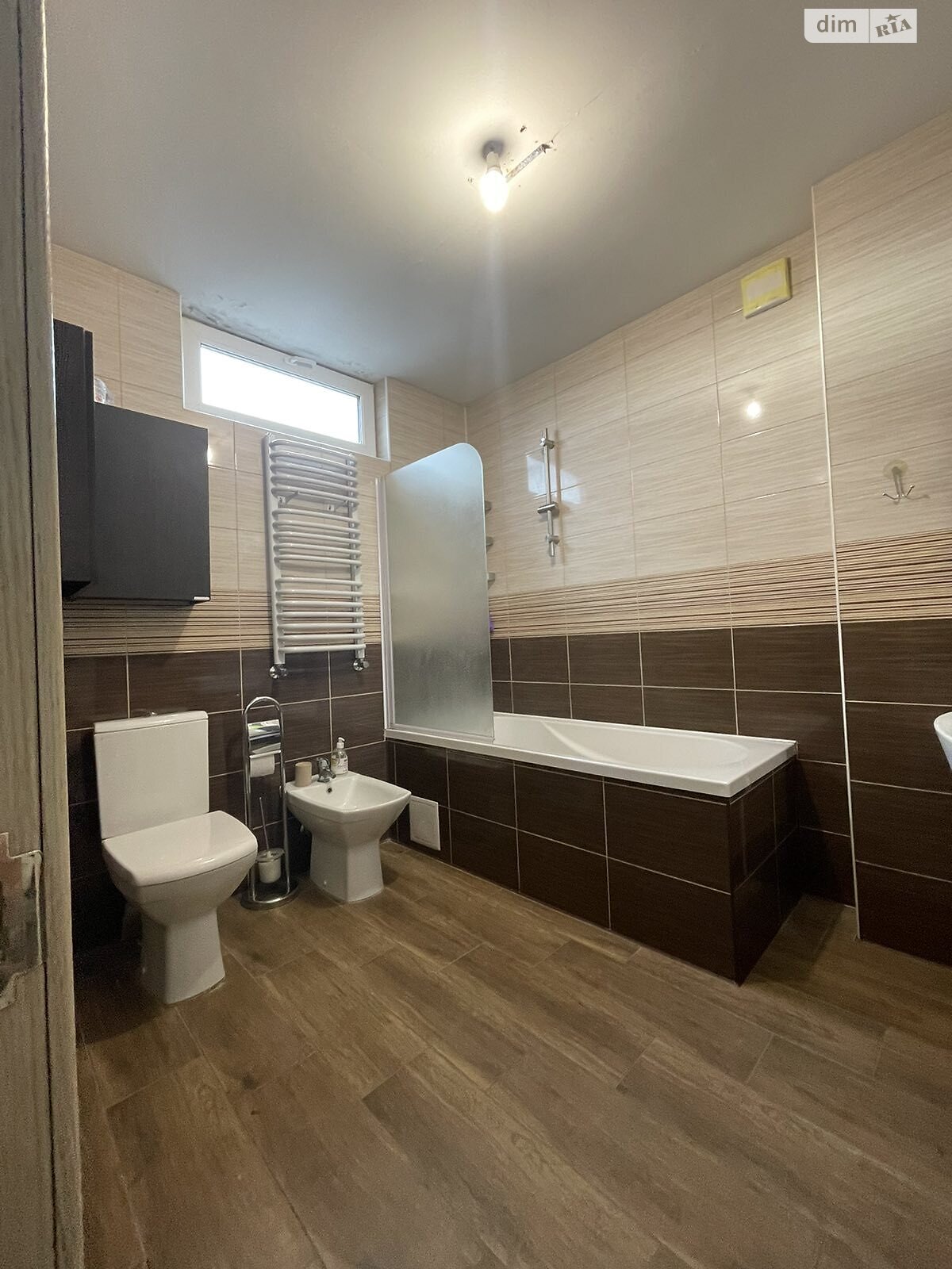двоповерховий будинок з гаражем, 248 кв. м, цегла. Продаж в Чернівцях, район Роша фото 1 двоповерховий будинок з гаражем, 248 кв. м, цегла. Продаж в Чернівцях, район Роша фото 1