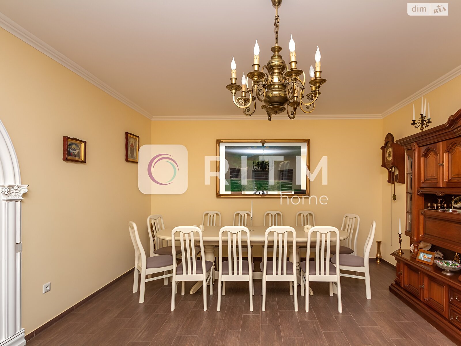 двухэтажный дом с отоплением, 250 кв. м, кирпич. Продажа в Черновцах район Роша фото 1 двухэтажный дом с отоплением, 250 кв. м, кирпич. Продажа в Черновцах район Роша фото 1