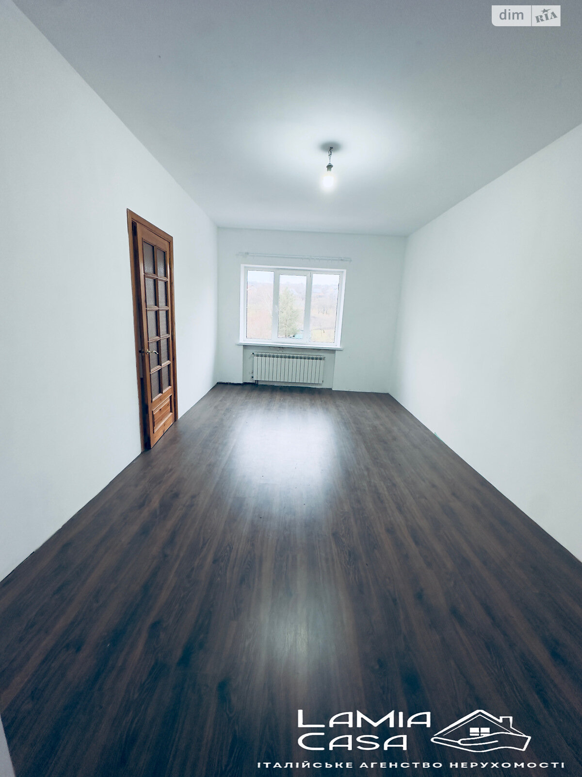 триповерховий будинок з гаражем, 240 кв. м, кирпич. Продаж в Чернівцях, район Роша фото 1 триповерховий будинок з гаражем, 240 кв. м, кирпич. Продаж в Чернівцях, район Роша фото 1