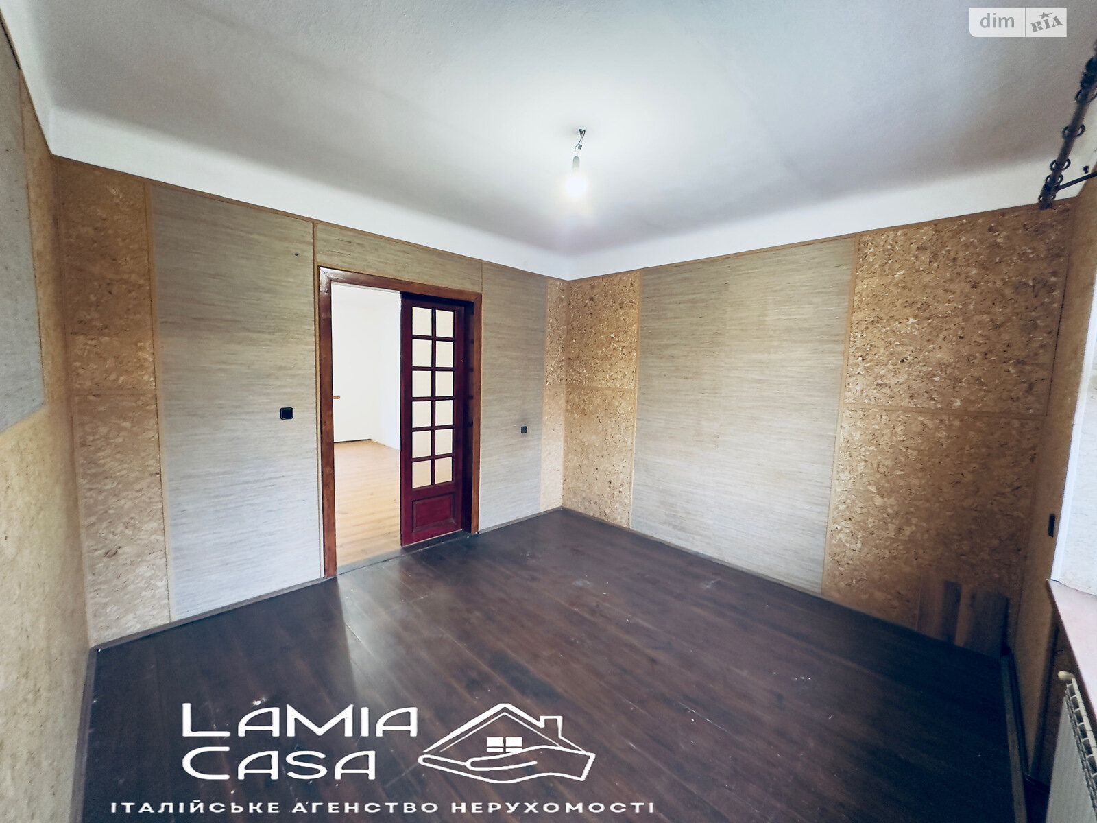 триповерховий будинок з гаражем, 240 кв. м, кирпич. Продаж в Чернівцях, район Роша фото 1 триповерховий будинок з гаражем, 240 кв. м, кирпич. Продаж в Чернівцях, район Роша фото 1