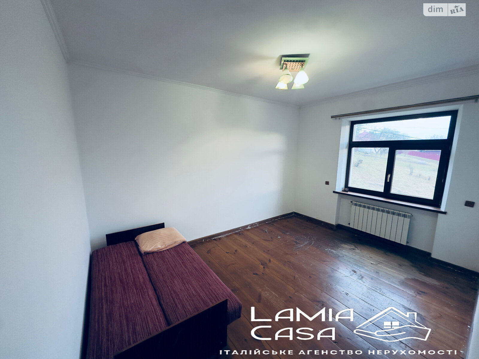 триповерховий будинок з гаражем, 240 кв. м, кирпич. Продаж в Чернівцях, район Роша фото 1 триповерховий будинок з гаражем, 240 кв. м, кирпич. Продаж в Чернівцях, район Роша фото 1