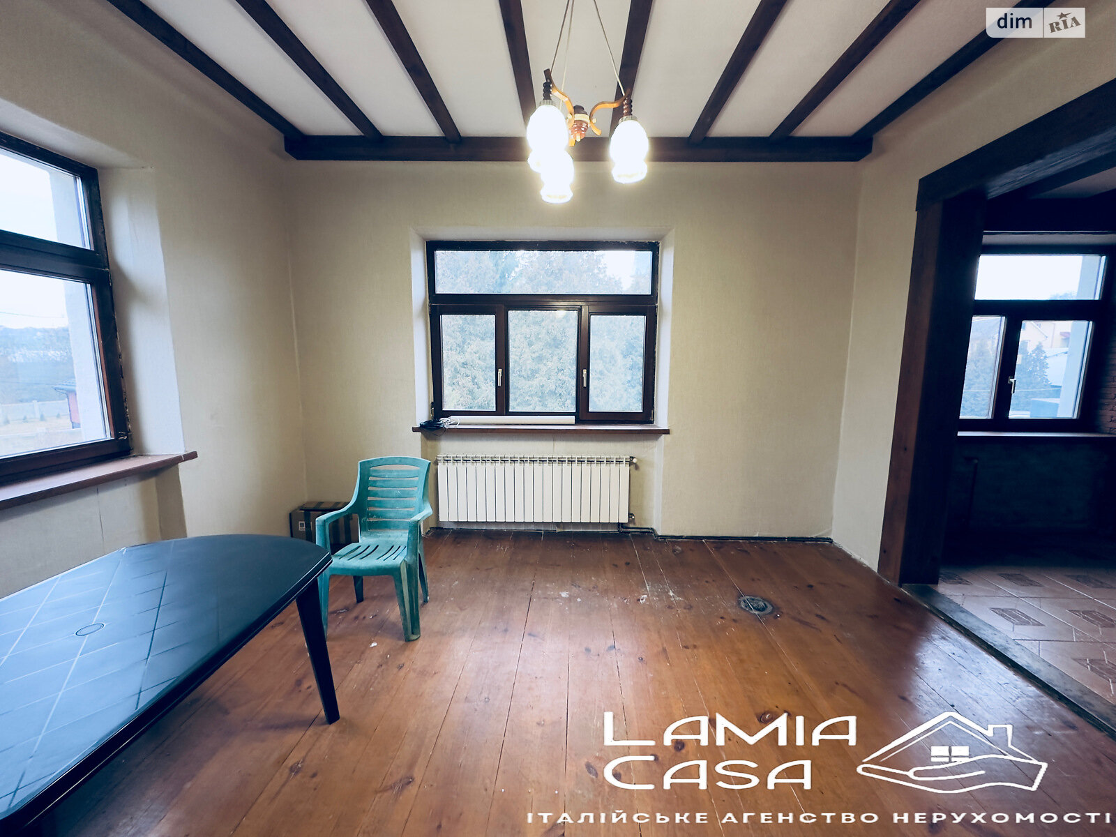 триповерховий будинок з гаражем, 240 кв. м, кирпич. Продаж в Чернівцях, район Роша фото 1 триповерховий будинок з гаражем, 240 кв. м, кирпич. Продаж в Чернівцях, район Роша фото 1