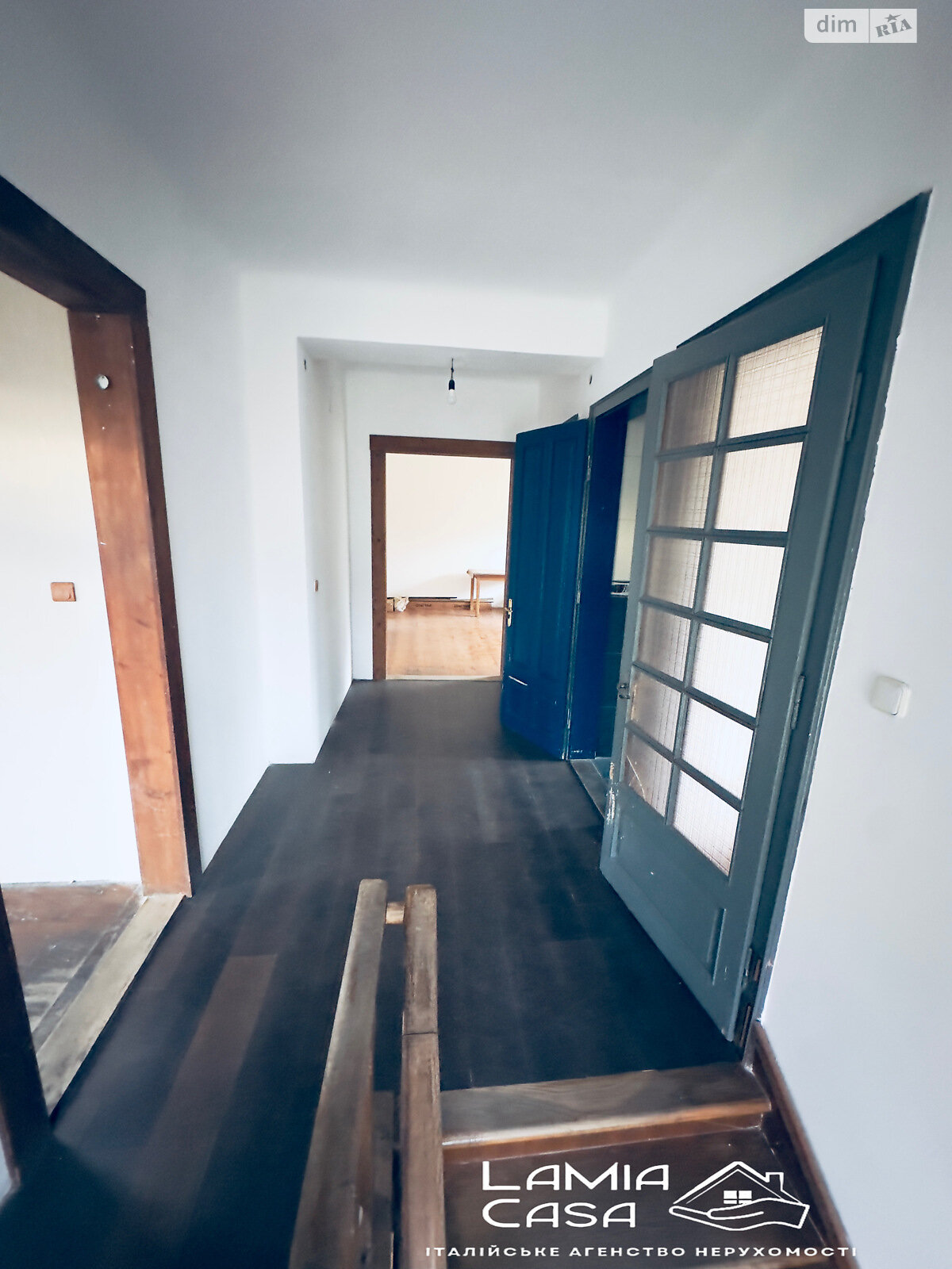 триповерховий будинок з гаражем, 240 кв. м, кирпич. Продаж в Чернівцях, район Роша фото 1 триповерховий будинок з гаражем, 240 кв. м, кирпич. Продаж в Чернівцях, район Роша фото 1