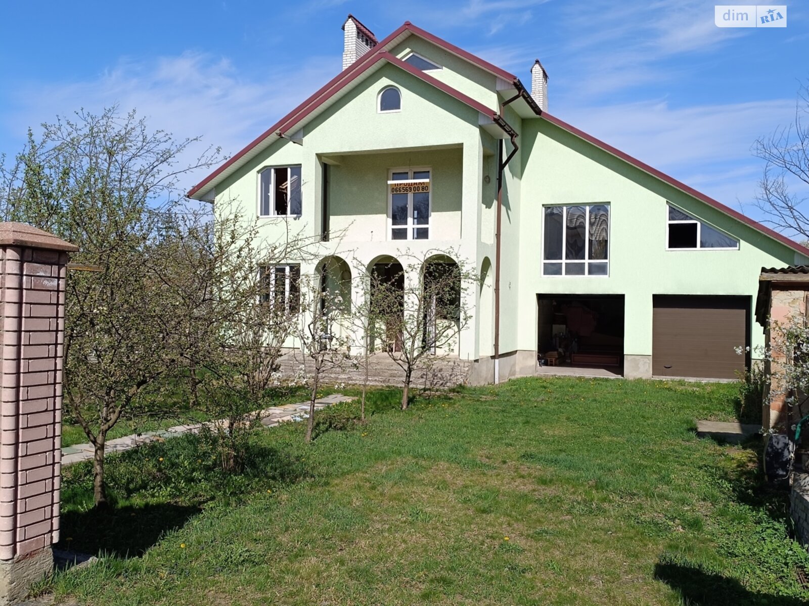 двухэтажный дом с гаражом, 254.2 кв. м, кирпич. Продажа в Черновцах район Роша фото 1