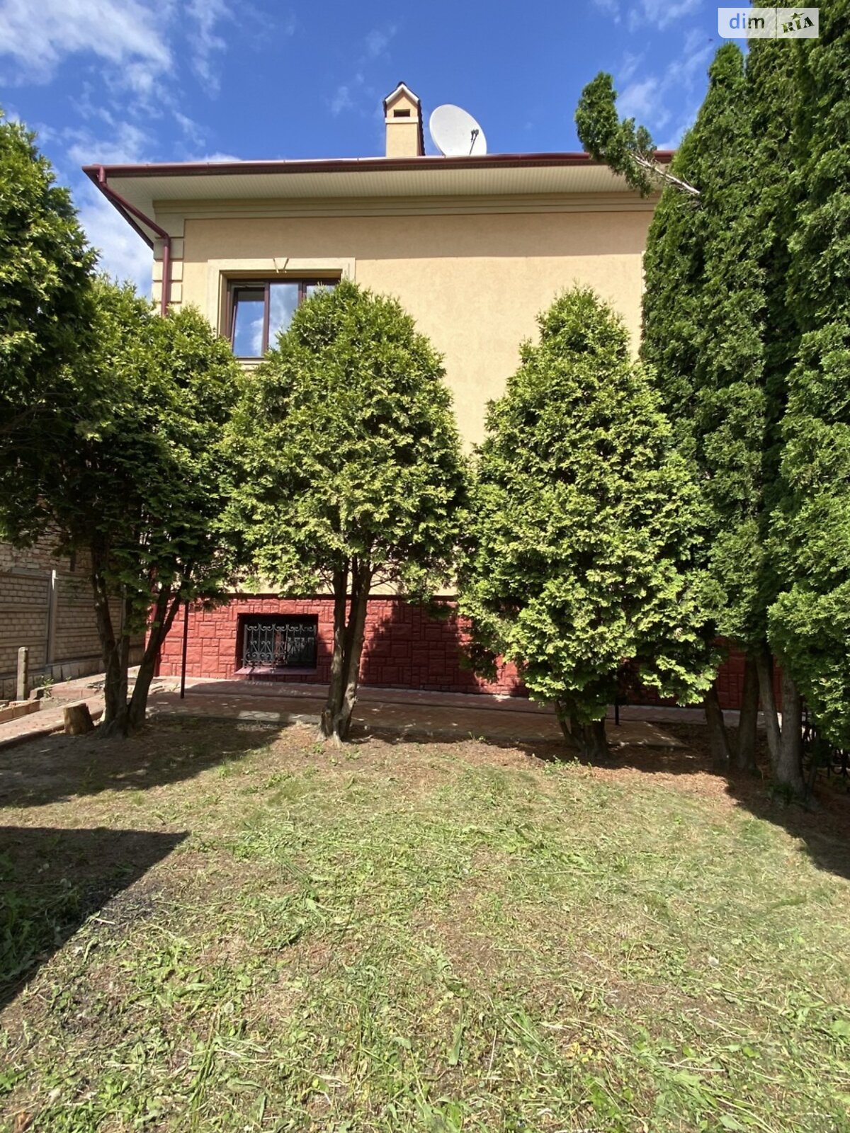 двухэтажный дом с балконом, 242 кв. м, кирпич. Продажа в Черновцах район Роша фото 1