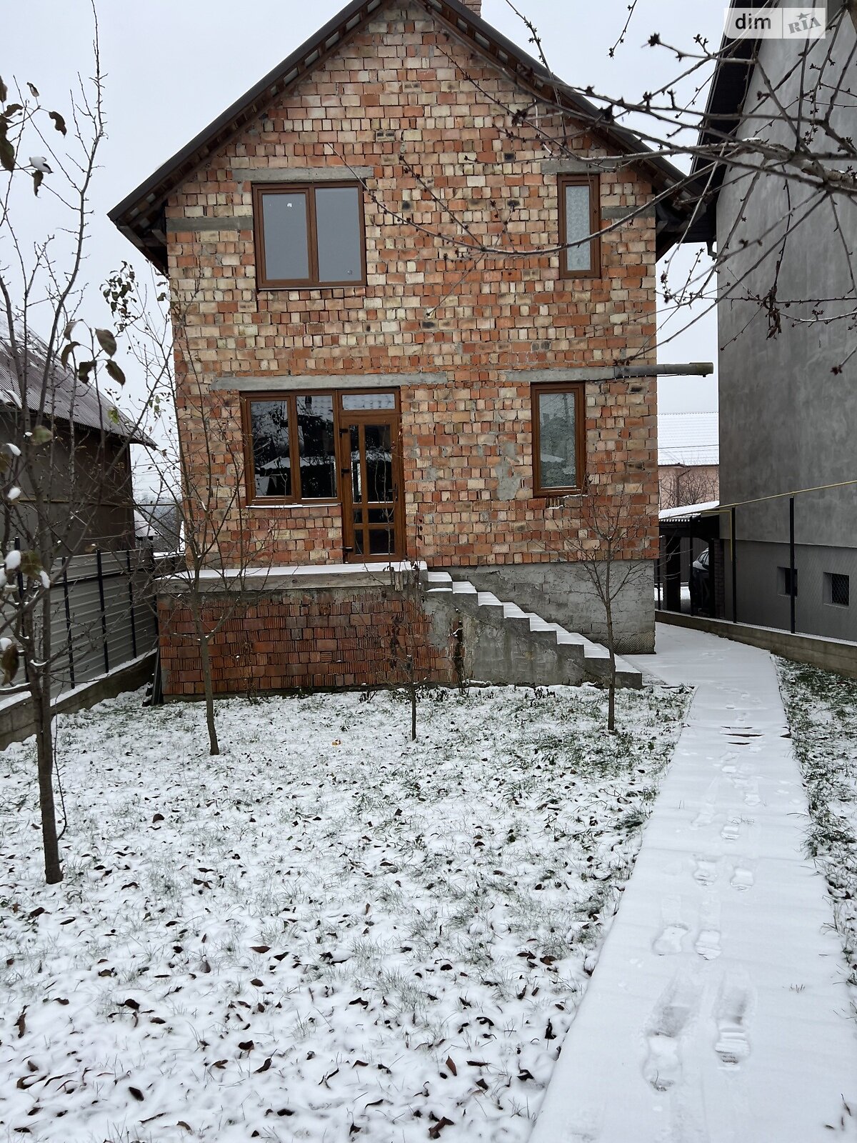 двухэтажный дом с гаражом, 180 кв. м, кирпич. Продажа в Черновцах фото 1