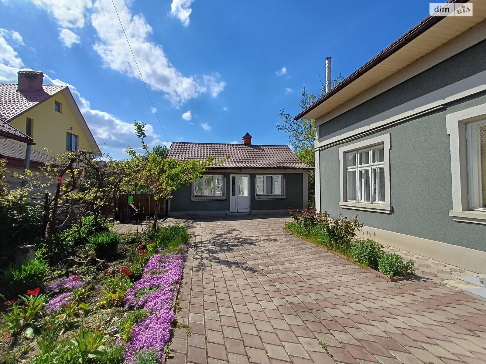 двухэтажный дом с гаражом, 115 кв. м, кирпич. Продажа в Черновцах район Садгора фото 1 двухэтажный дом с гаражом, 115 кв. м, кирпич. Продажа в Черновцах район Садгора фото 1