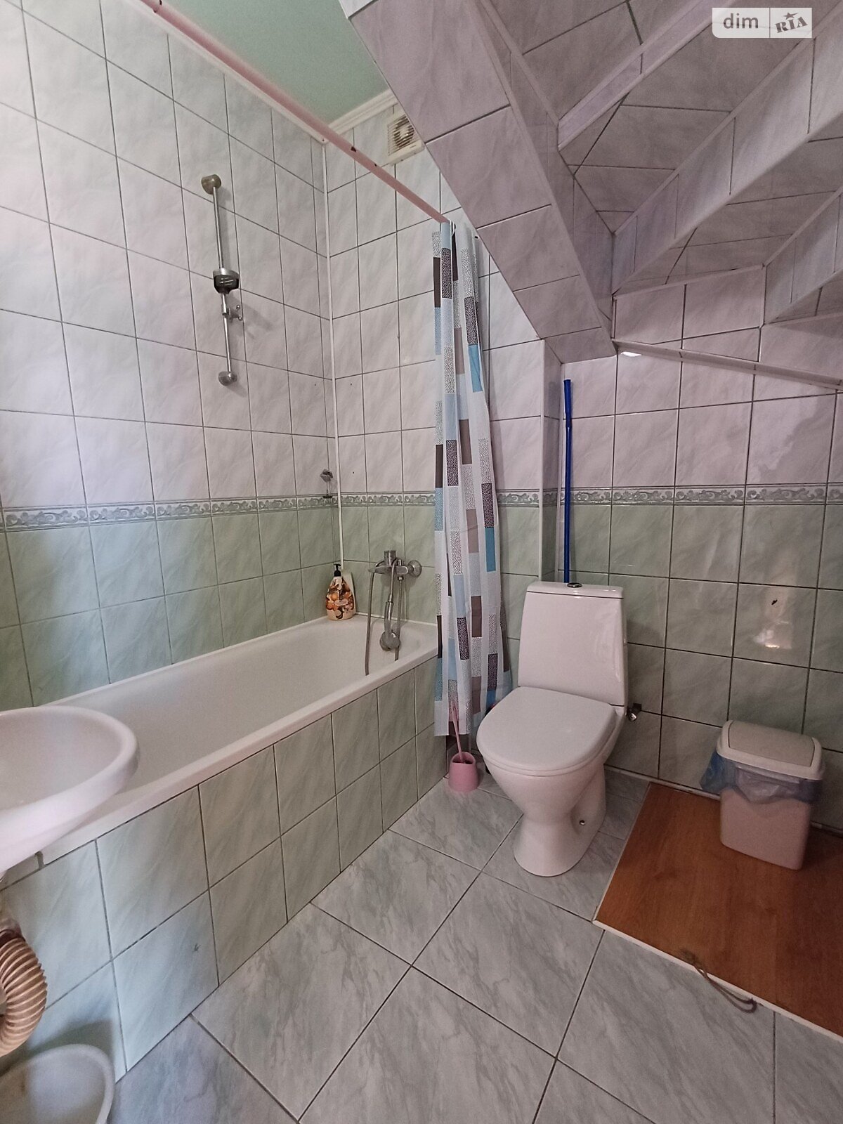 двухэтажный дом с гаражом, 115 кв. м, кирпич. Продажа в Черновцах район Садгора фото 1 двухэтажный дом с гаражом, 115 кв. м, кирпич. Продажа в Черновцах район Садгора фото 1