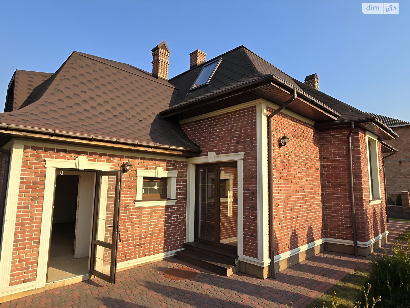 двоповерховий будинок з верандою, 210.3 кв. м, кирпич. Продаж в Чернівцях, район Садгірський фото 1 двоповерховий будинок з верандою, 210.3 кв. м, кирпич. Продаж в Чернівцях, район Садгірський фото 1