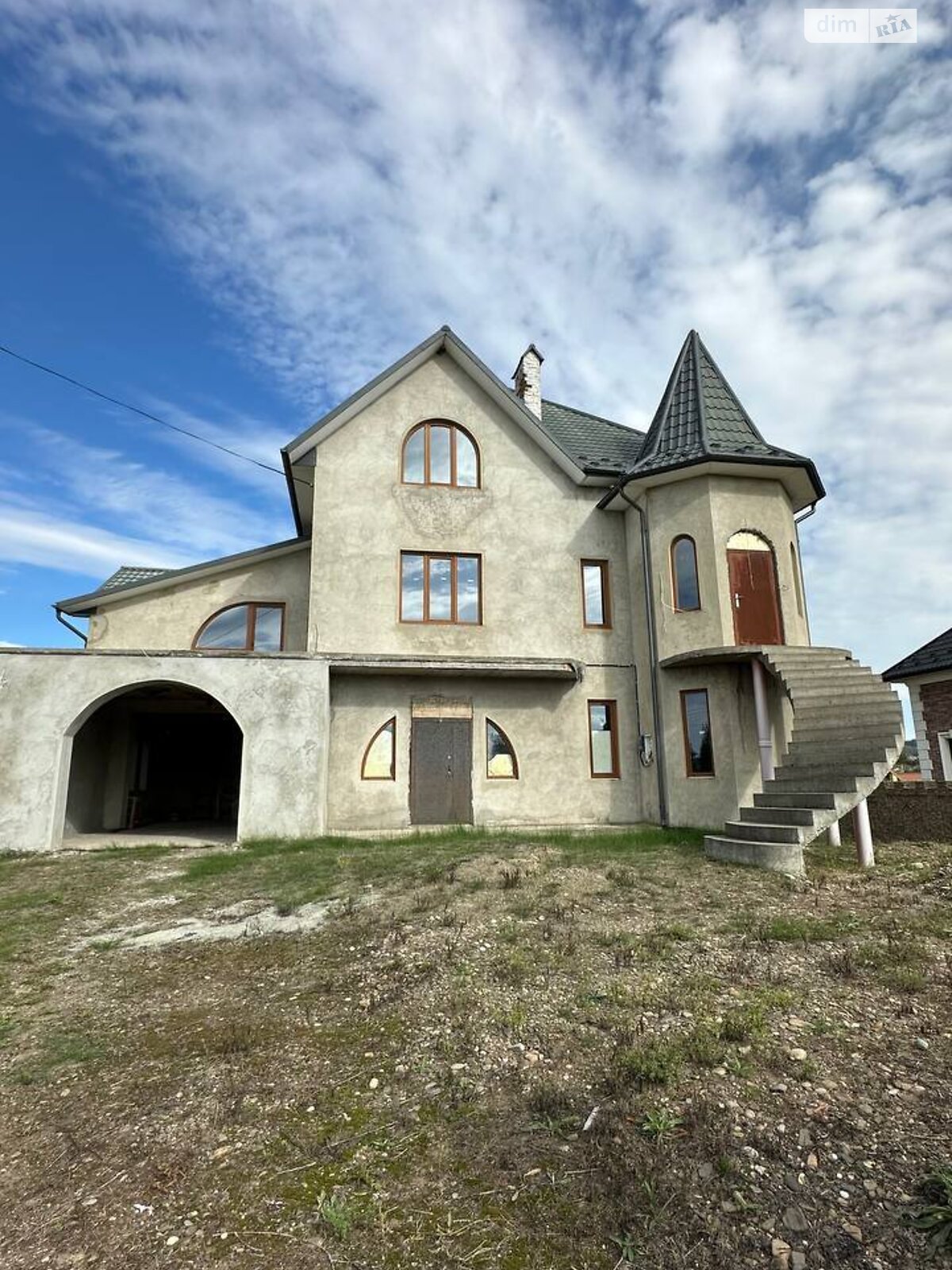 двухэтажный дом с отоплением, 405 кв. м, кирпич. Продажа в Черновцах район Садгорский фото 1 двухэтажный дом с отоплением, 405 кв. м, кирпич. Продажа в Черновцах район Садгорский фото 1