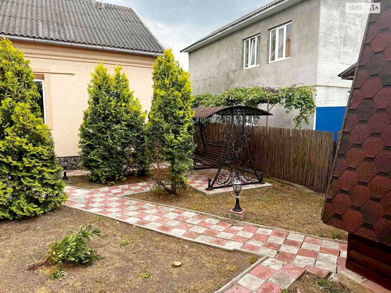 одноэтажный дом с гаражом, 152 кв. м, кирпич. Продажа в Черновцах район Садгорский фото 1 одноэтажный дом с гаражом, 152 кв. м, кирпич. Продажа в Черновцах район Садгорский фото 1