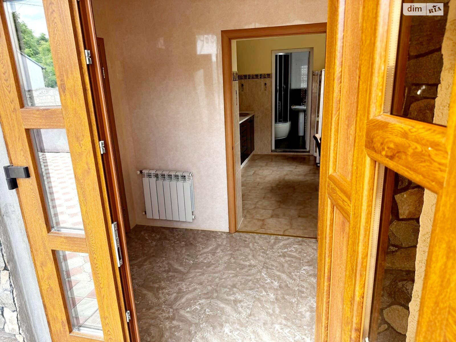 одноэтажный дом с гаражом, 152 кв. м, кирпич. Продажа в Черновцах район Садгорский фото 1 одноэтажный дом с гаражом, 152 кв. м, кирпич. Продажа в Черновцах район Садгорский фото 1