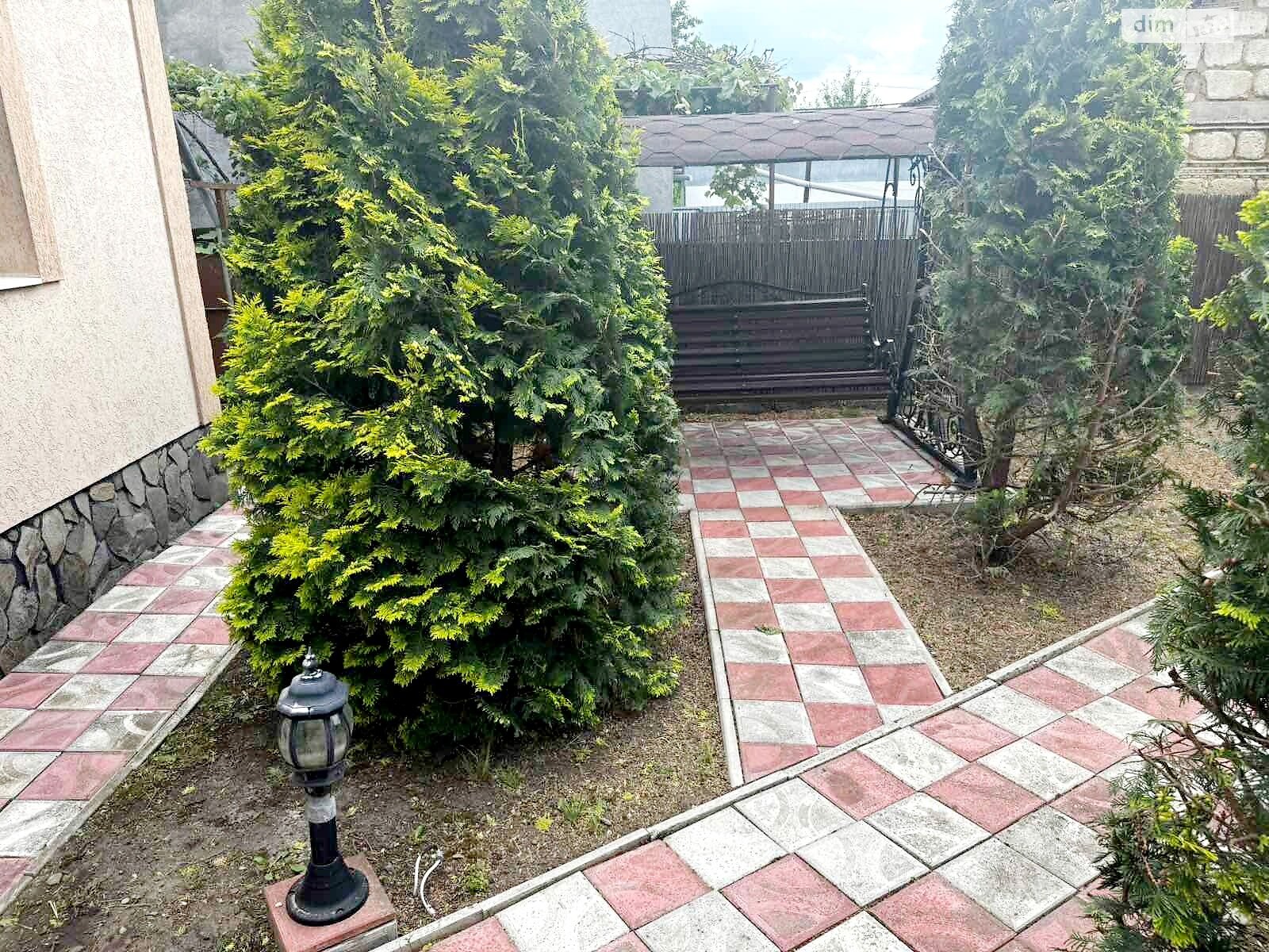 одноэтажный дом с гаражом, 152 кв. м, кирпич. Продажа в Черновцах район Садгорский фото 1 одноэтажный дом с гаражом, 152 кв. м, кирпич. Продажа в Черновцах район Садгорский фото 1