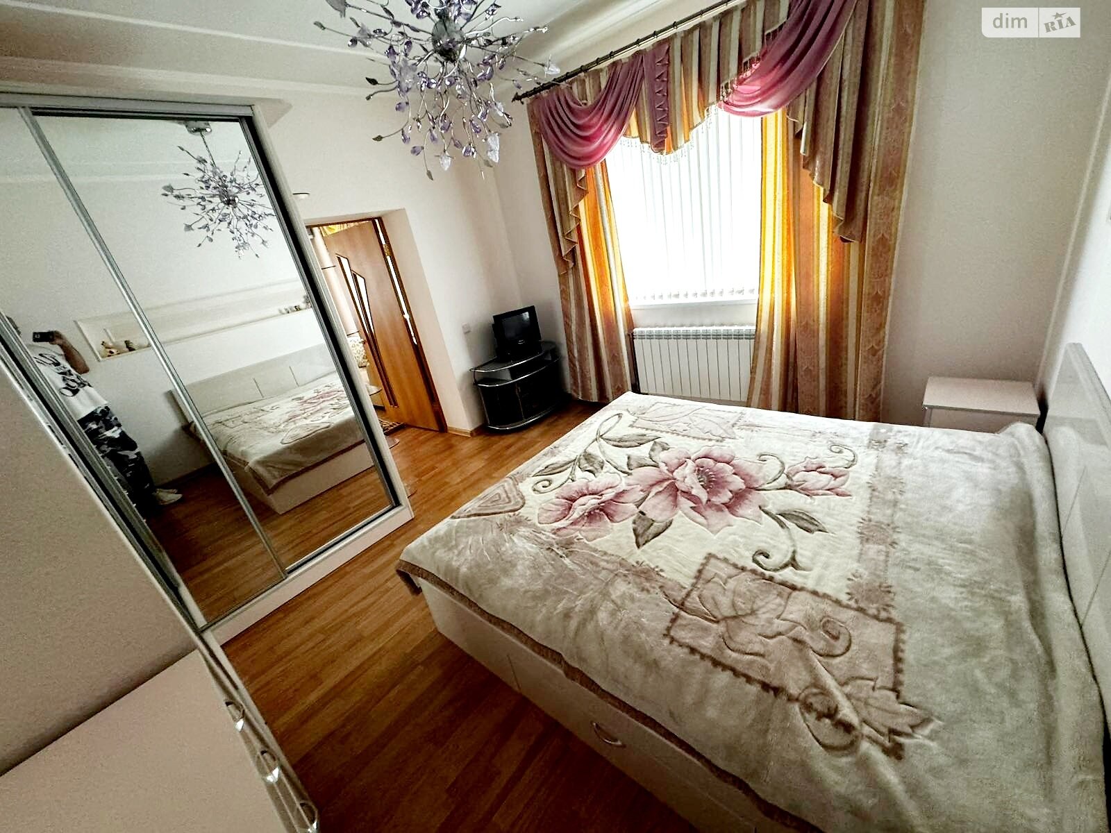 одноэтажный дом с гаражом, 152 кв. м, кирпич. Продажа в Черновцах район Садгорский фото 1 одноэтажный дом с гаражом, 152 кв. м, кирпич. Продажа в Черновцах район Садгорский фото 1