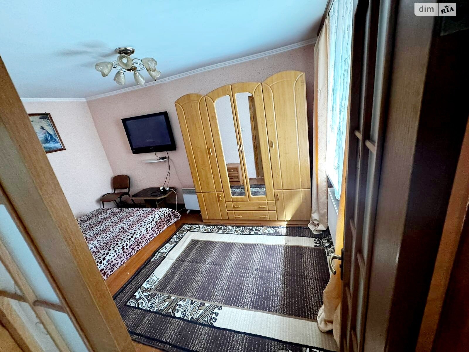 одноэтажный дом с гаражом, 152 кв. м, кирпич. Продажа в Черновцах район Садгорский фото 1 одноэтажный дом с гаражом, 152 кв. м, кирпич. Продажа в Черновцах район Садгорский фото 1