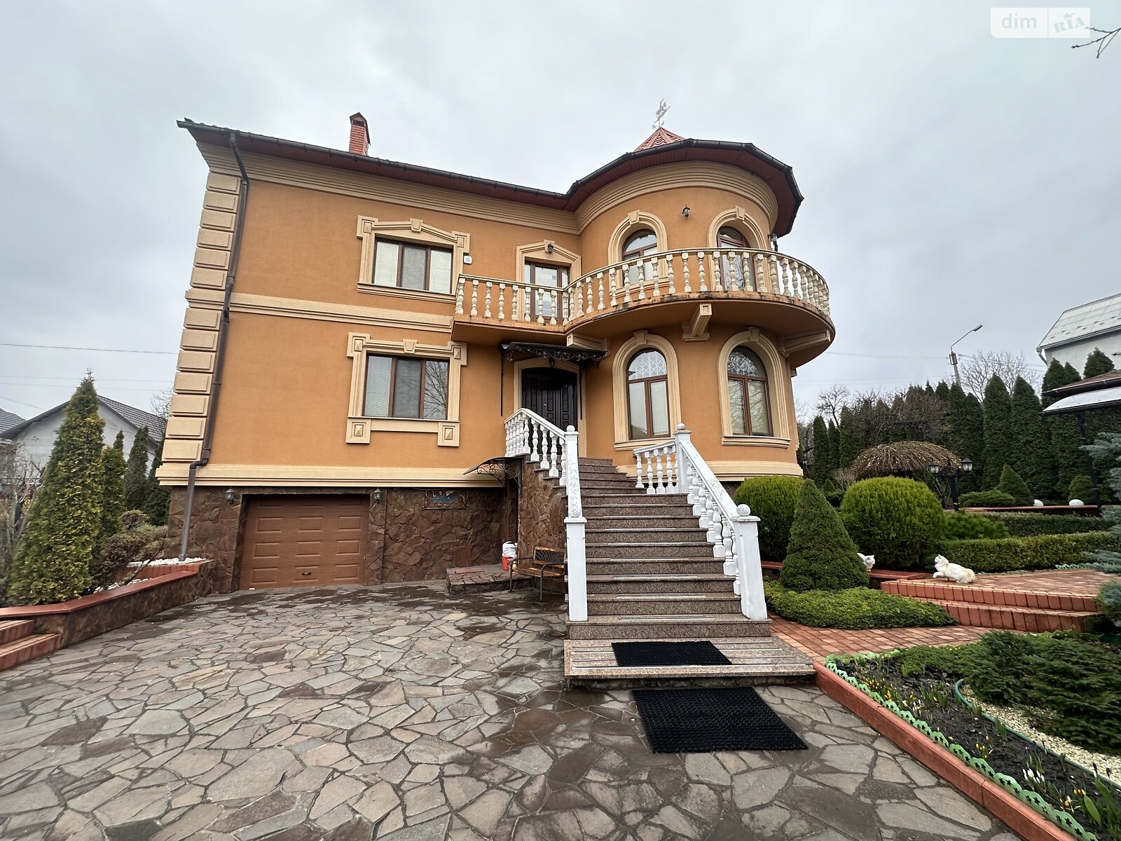 двухэтажный дом, 250 кв. м, кирпич. Продажа в Черновцах район Садгорский фото 1