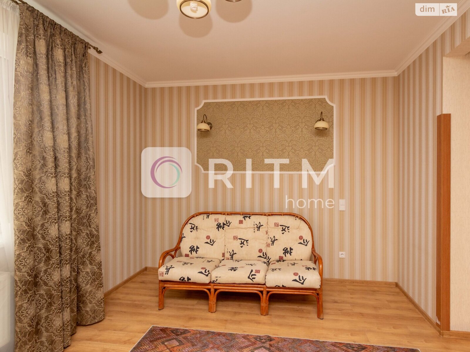 двоповерховий будинок з опаленням, 250 кв. м, цегла. Продаж у Чернівцях фото 1 двоповерховий будинок з опаленням, 250 кв. м, цегла. Продаж у Чернівцях фото 1