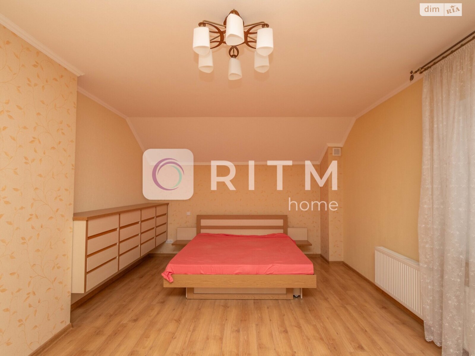 двоповерховий будинок з опаленням, 250 кв. м, цегла. Продаж у Чернівцях фото 1 двоповерховий будинок з опаленням, 250 кв. м, цегла. Продаж у Чернівцях фото 1
