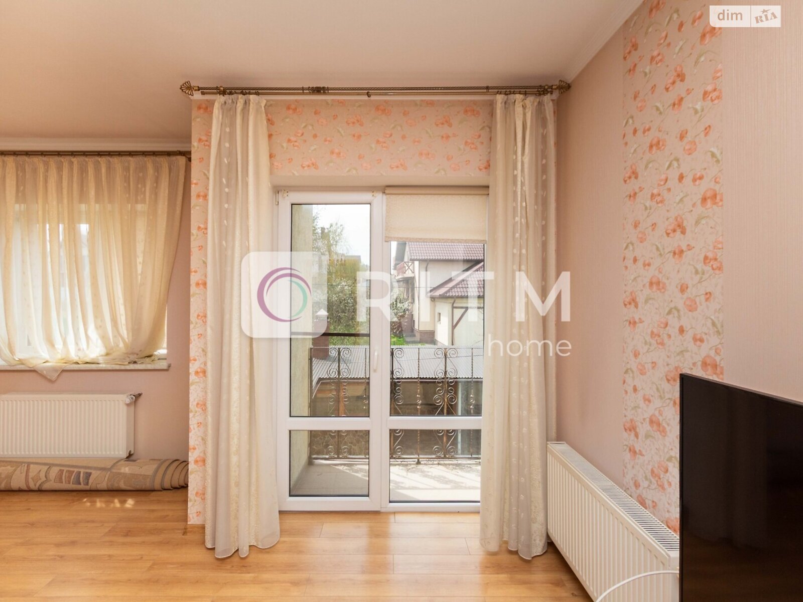 двоповерховий будинок з опаленням, 250 кв. м, цегла. Продаж у Чернівцях фото 1 двоповерховий будинок з опаленням, 250 кв. м, цегла. Продаж у Чернівцях фото 1