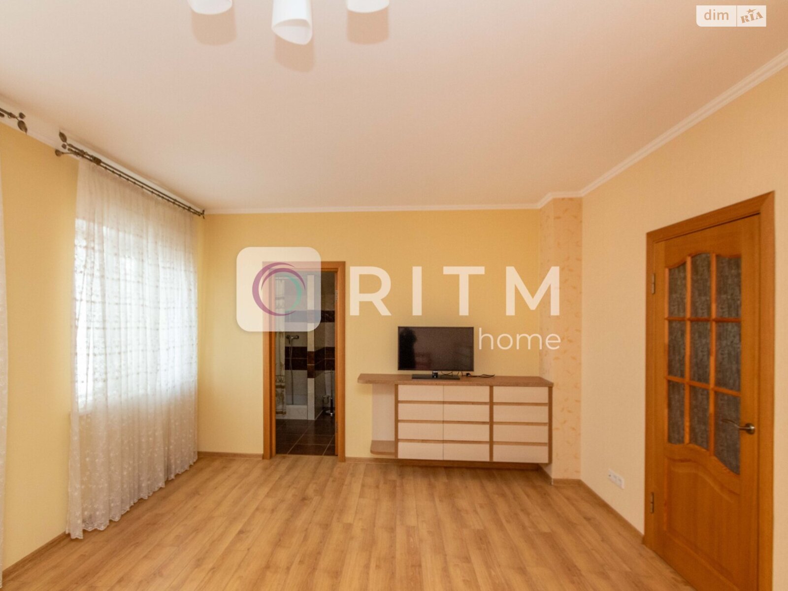 двоповерховий будинок з опаленням, 250 кв. м, цегла. Продаж у Чернівцях фото 1 двоповерховий будинок з опаленням, 250 кв. м, цегла. Продаж у Чернівцях фото 1