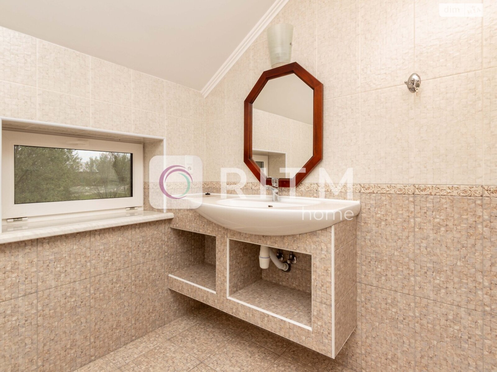 двоповерховий будинок з опаленням, 250 кв. м, цегла. Продаж у Чернівцях фото 1 двоповерховий будинок з опаленням, 250 кв. м, цегла. Продаж у Чернівцях фото 1