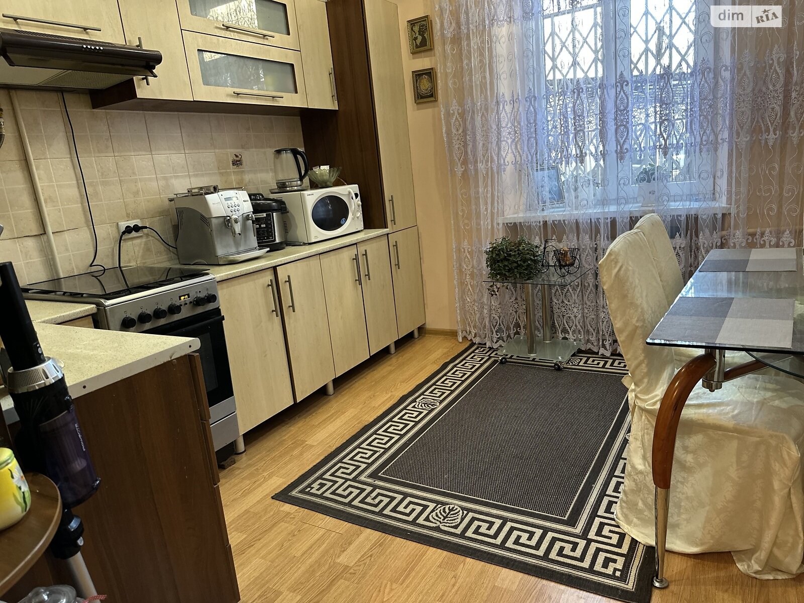двухэтажный дом с гаражом, 212 кв. м, кирпич. Продажа в Черновцах район Шевченковский фото 1 двухэтажный дом с гаражом, 212 кв. м, кирпич. Продажа в Черновцах район Шевченковский фото 1