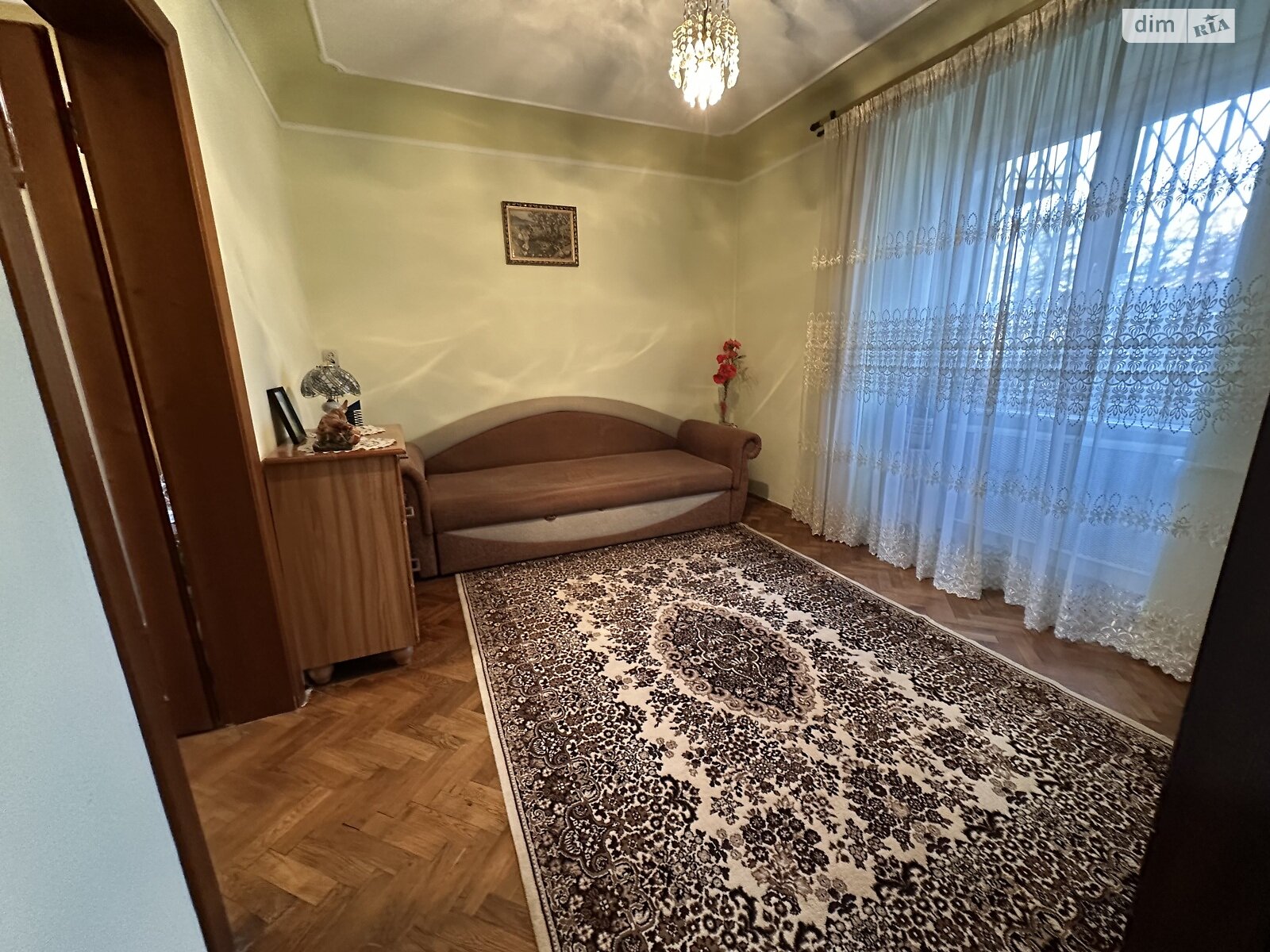 двухэтажный дом с гаражом, 212 кв. м, кирпич. Продажа в Черновцах район Шевченковский фото 1 двухэтажный дом с гаражом, 212 кв. м, кирпич. Продажа в Черновцах район Шевченковский фото 1