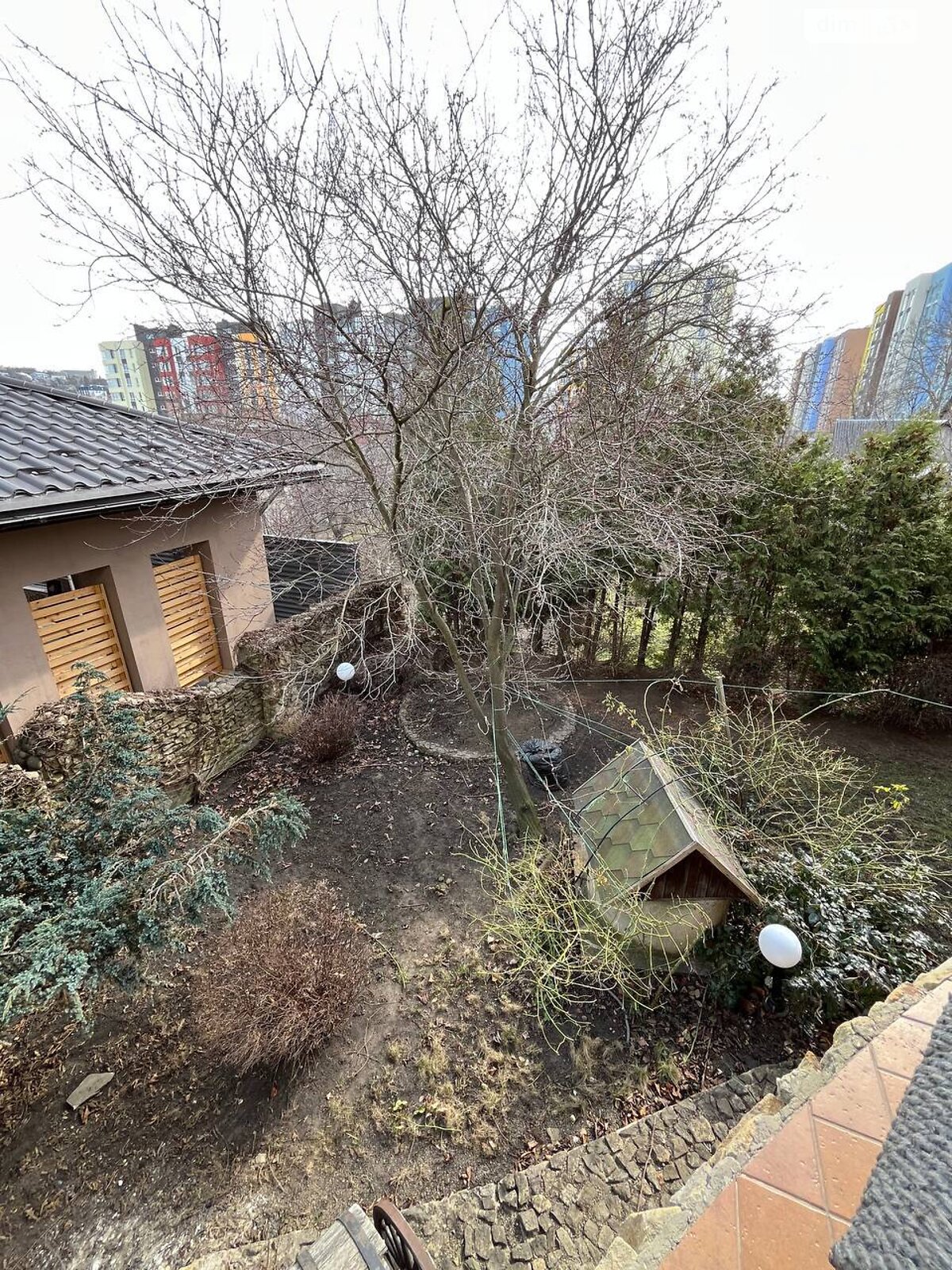 трехэтажный дом с балконом, 360.1 кв. м, кирпич. Продажа в Черновцах район Шевченковский фото 1 трехэтажный дом с балконом, 360.1 кв. м, кирпич. Продажа в Черновцах район Шевченковский фото 1