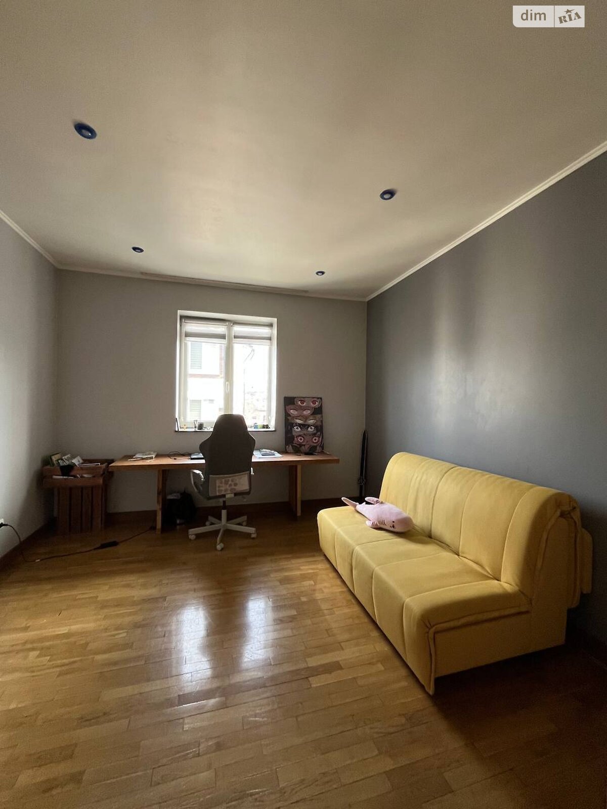трехэтажный дом с балконом, 360.1 кв. м, кирпич. Продажа в Черновцах район Шевченковский фото 1 трехэтажный дом с балконом, 360.1 кв. м, кирпич. Продажа в Черновцах район Шевченковский фото 1