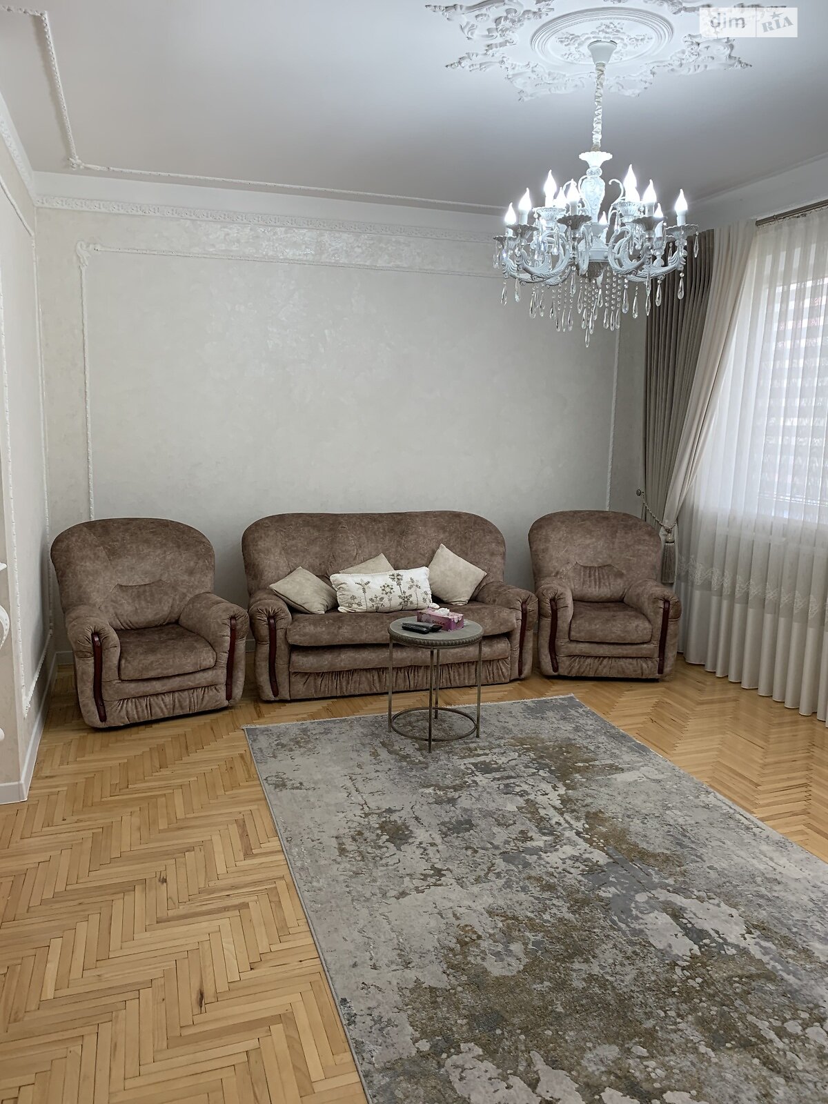 двухэтажный дом с верандой, 247 кв. м, кирпич. Продажа в Черновцах район Шевченковский фото 1 двухэтажный дом с верандой, 247 кв. м, кирпич. Продажа в Черновцах район Шевченковский фото 1