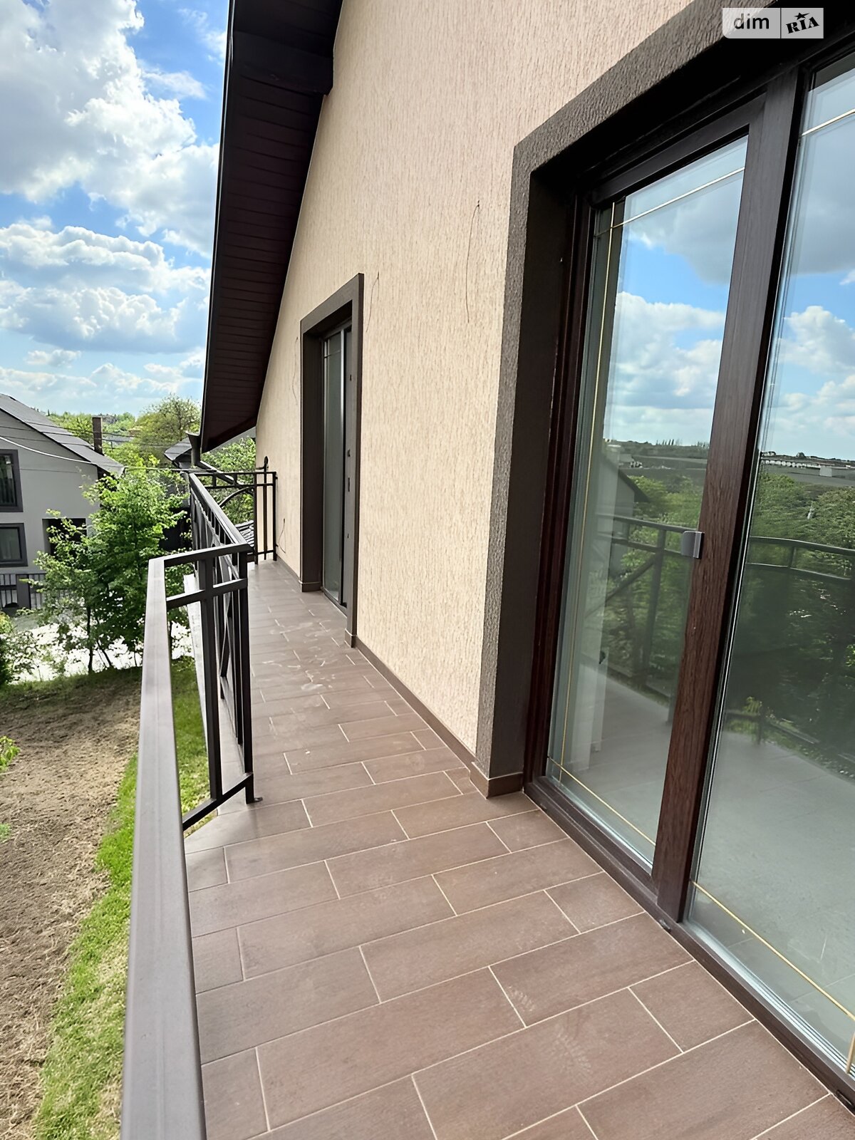 двоповерховий будинок з гаражем, 295.5 кв. м, цегла. Продаж в Чернівцях, район Шевченківський фото 1 двоповерховий будинок з гаражем, 295.5 кв. м, цегла. Продаж в Чернівцях, район Шевченківський фото 1