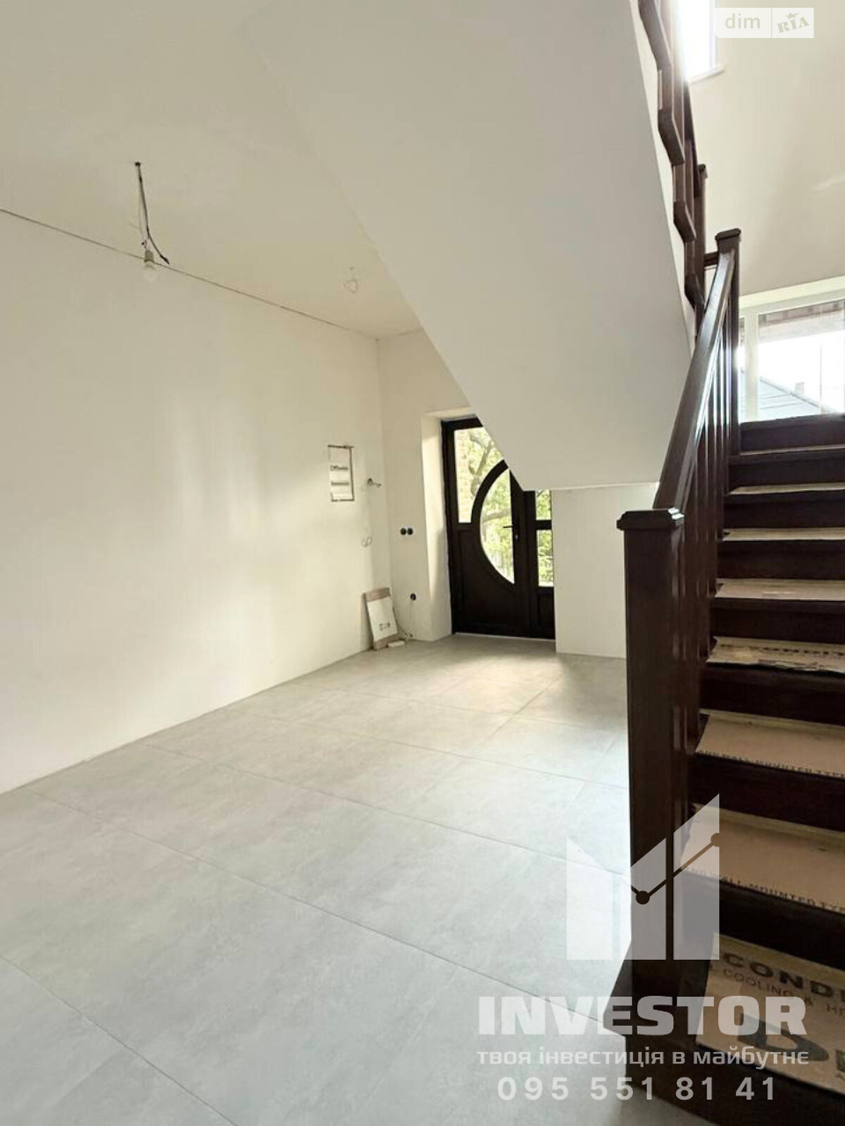 двоповерховий будинок з гаражем, 295.5 кв. м, цегла. Продаж в Чернівцях, район Шевченківський фото 1 двоповерховий будинок з гаражем, 295.5 кв. м, цегла. Продаж в Чернівцях, район Шевченківський фото 1