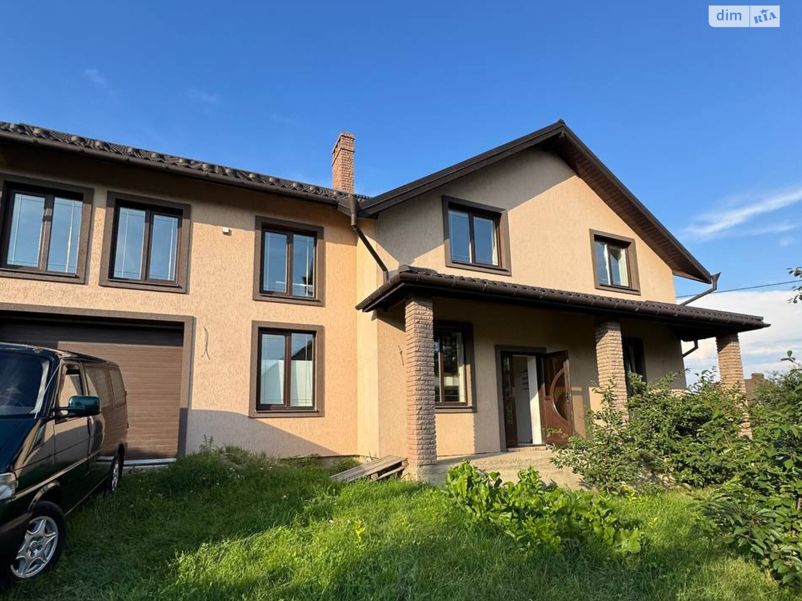 двоповерховий будинок з гаражем, 295.5 кв. м, цегла. Продаж в Чернівцях, район Шевченківський фото 1 двоповерховий будинок з гаражем, 295.5 кв. м, цегла. Продаж в Чернівцях, район Шевченківський фото 1