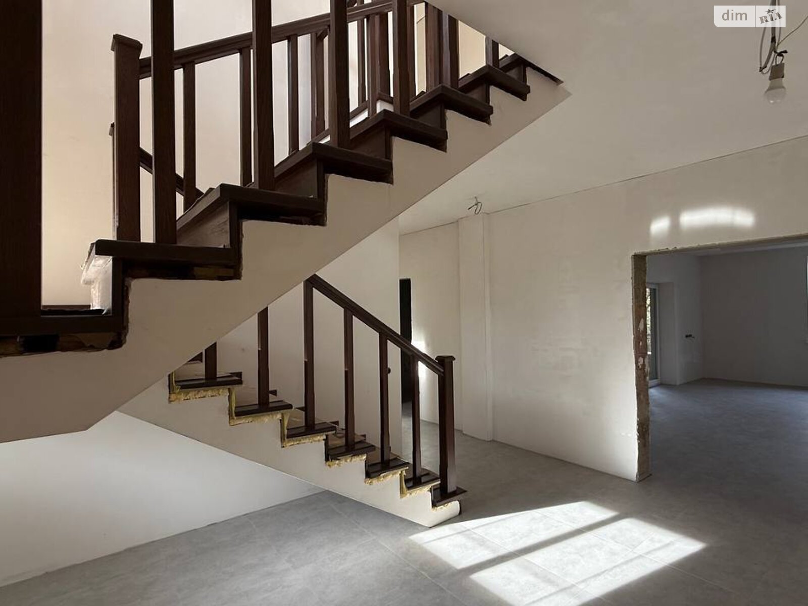 двоповерховий будинок з гаражем, 295.5 кв. м, цегла. Продаж в Чернівцях, район Шевченківський фото 1 двоповерховий будинок з гаражем, 295.5 кв. м, цегла. Продаж в Чернівцях, район Шевченківський фото 1