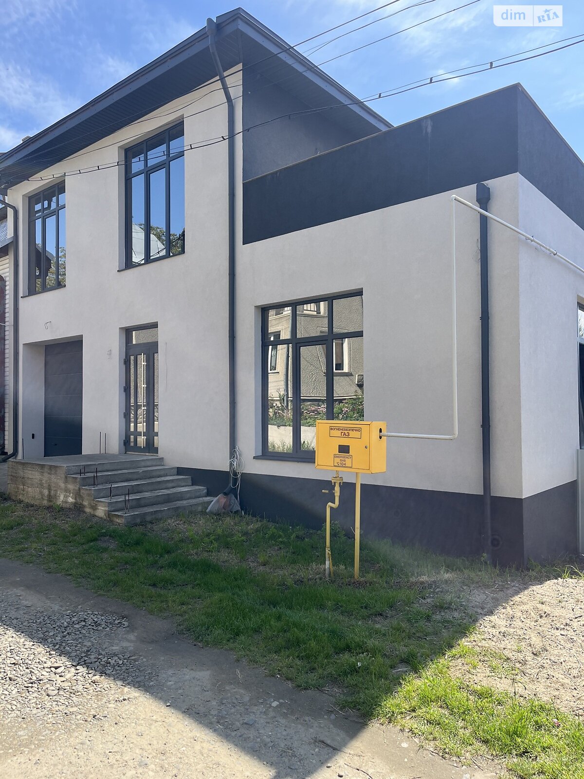 двухэтажный дом с гаражом, 257 кв. м, кирпич. Продажа в Черновцах район Шевченковский фото 1 двухэтажный дом с гаражом, 257 кв. м, кирпич. Продажа в Черновцах район Шевченковский фото 1