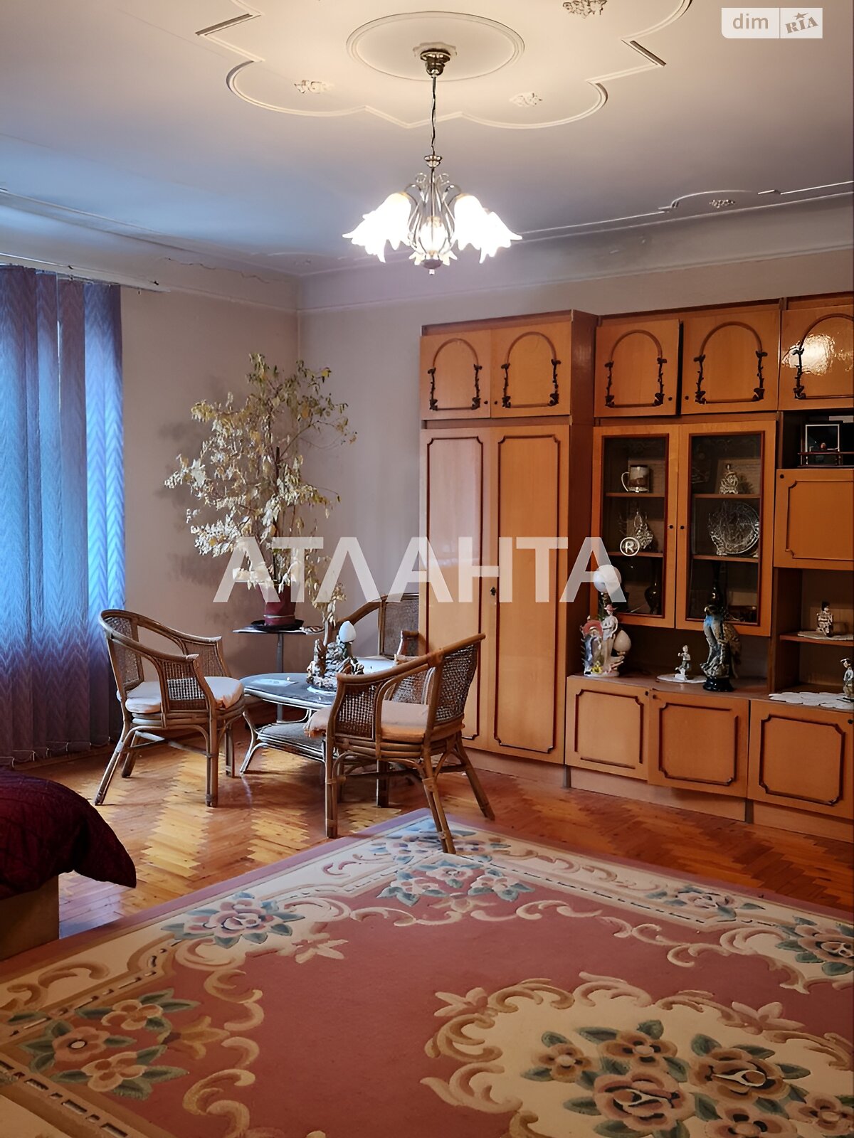 двоповерховий будинок бесідка, 331 кв. м, кирпич. Продаж в Чернівцях, район Шевченківський фото 1 двоповерховий будинок бесідка, 331 кв. м, кирпич. Продаж в Чернівцях, район Шевченківський фото 1
