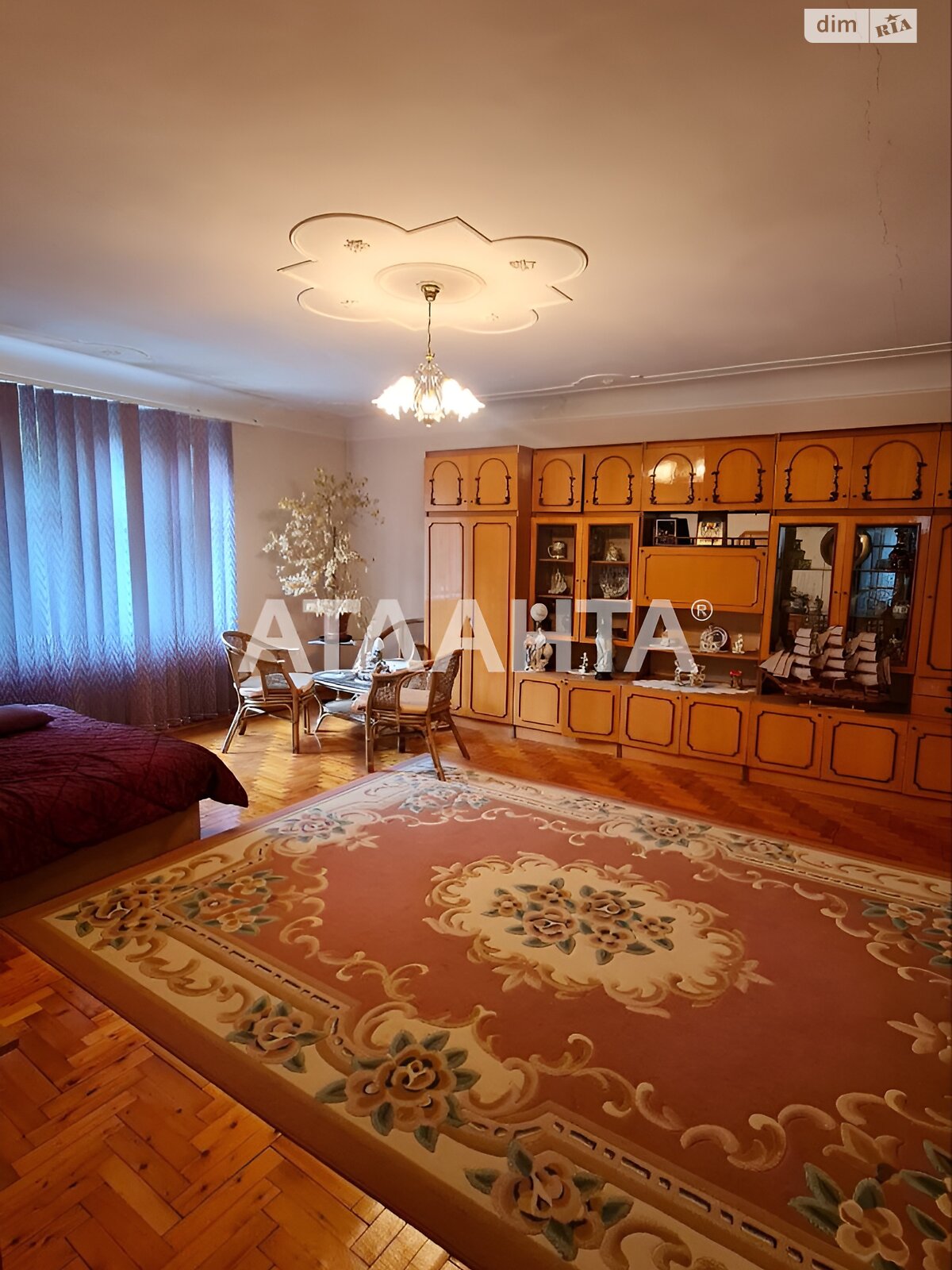двоповерховий будинок бесідка, 331 кв. м, кирпич. Продаж в Чернівцях, район Шевченківський фото 1 двоповерховий будинок бесідка, 331 кв. м, кирпич. Продаж в Чернівцях, район Шевченківський фото 1